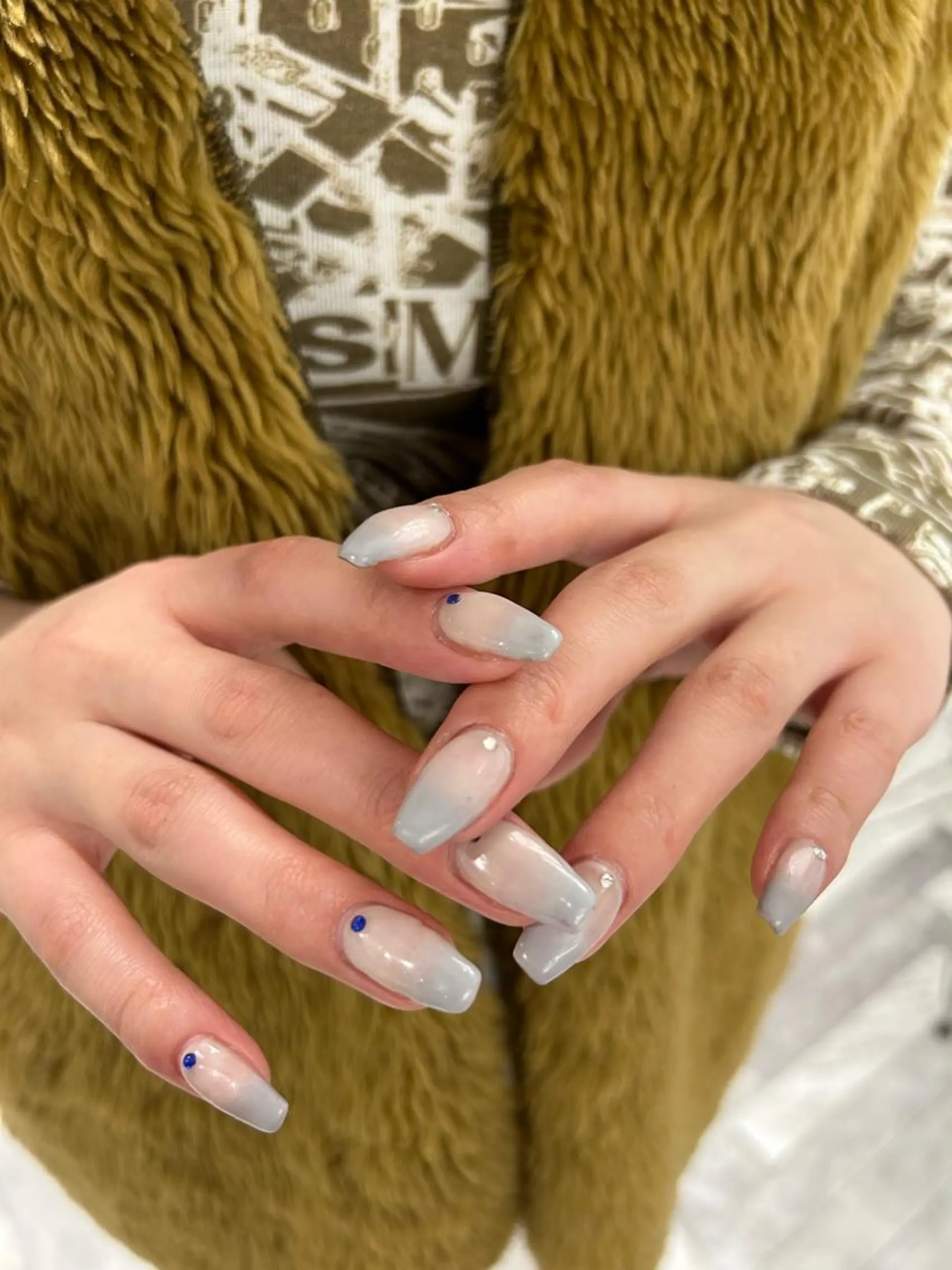 カラー ネイル マツエク・マツパ グラデーションカラー ジェルネイル ガーリー グラデーション 水色 mai🤍縮毛酸性ス トレート/アイリストのヘアスタイル