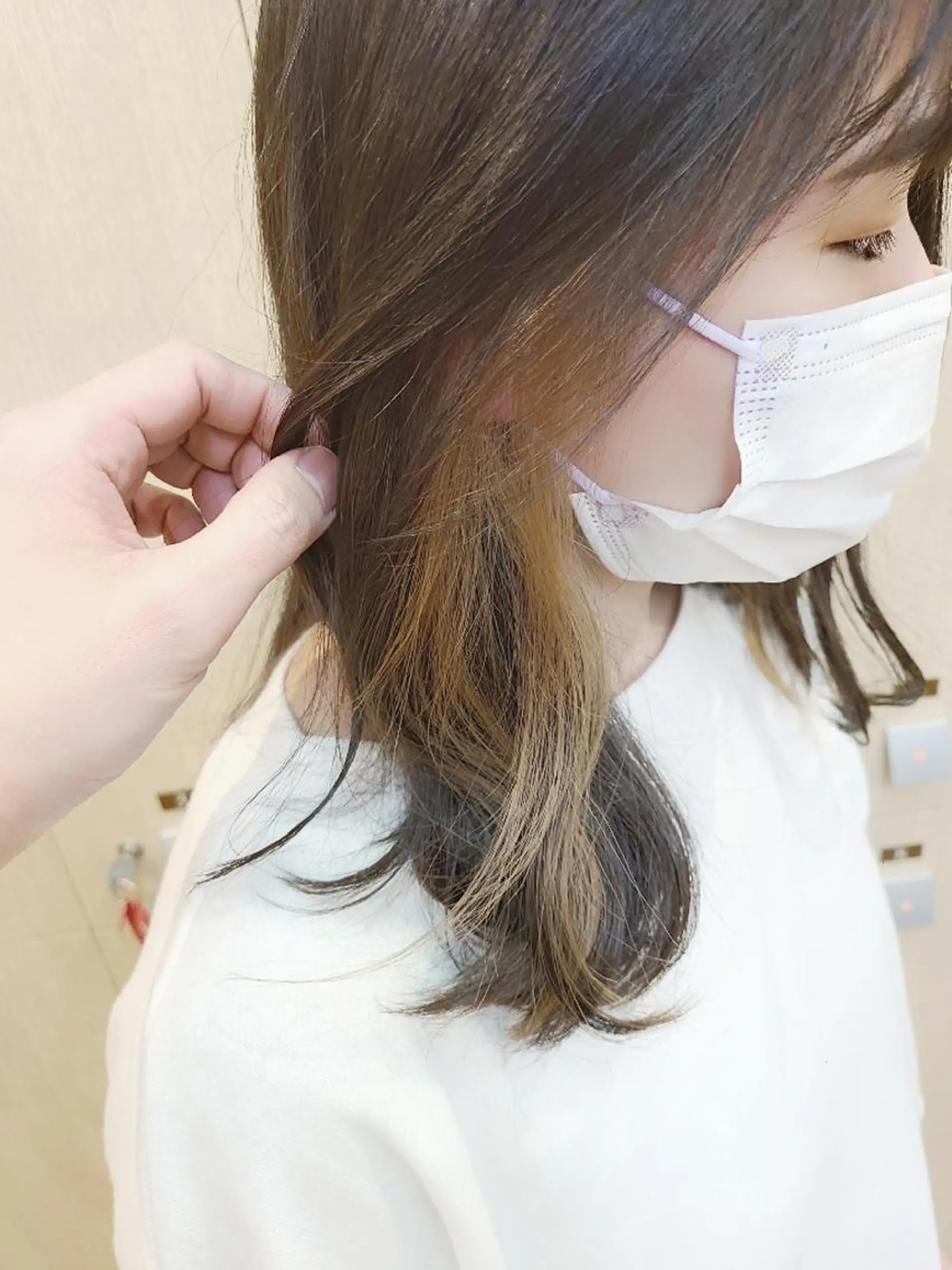 セミロング カラー イヤリングカラー 【ネウィ天王寺 】seiyaのヘアスタイル