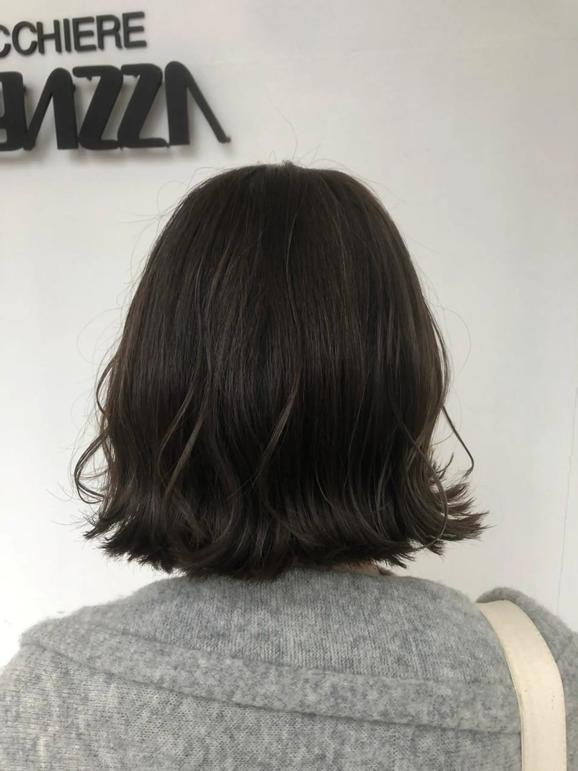ショート カラー グレージュ ハイライトカラー ボブ ハイライト 外ハネヘア ヘアカラー トリートメント 東條 克義のヘアスタイル