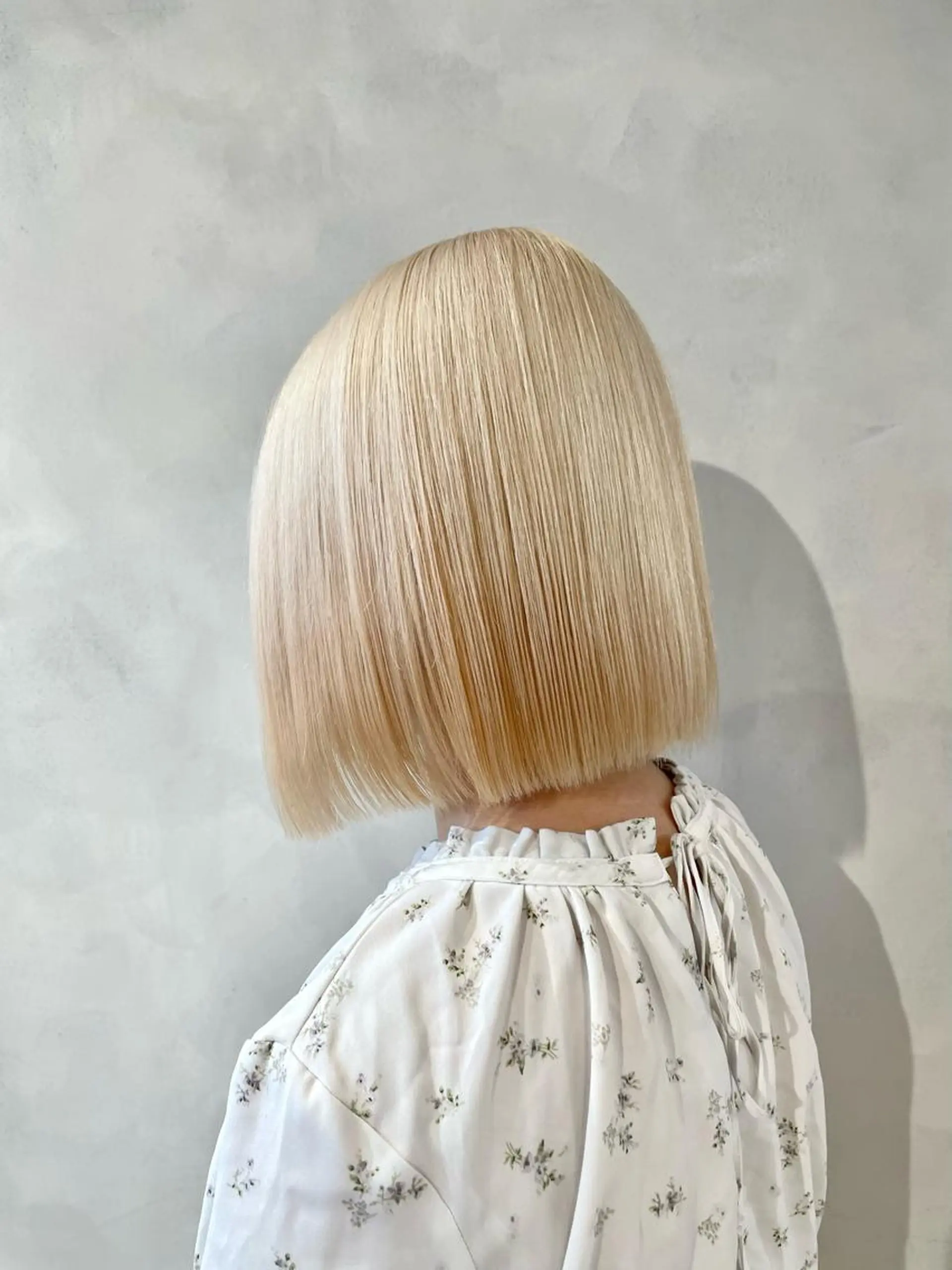 ショート カラー ブロンド ホワイトブロンド ヘアカラー トリートメント ヘアセット ハイトーン×レイヤー ／遠藤将太のヘアスタイル