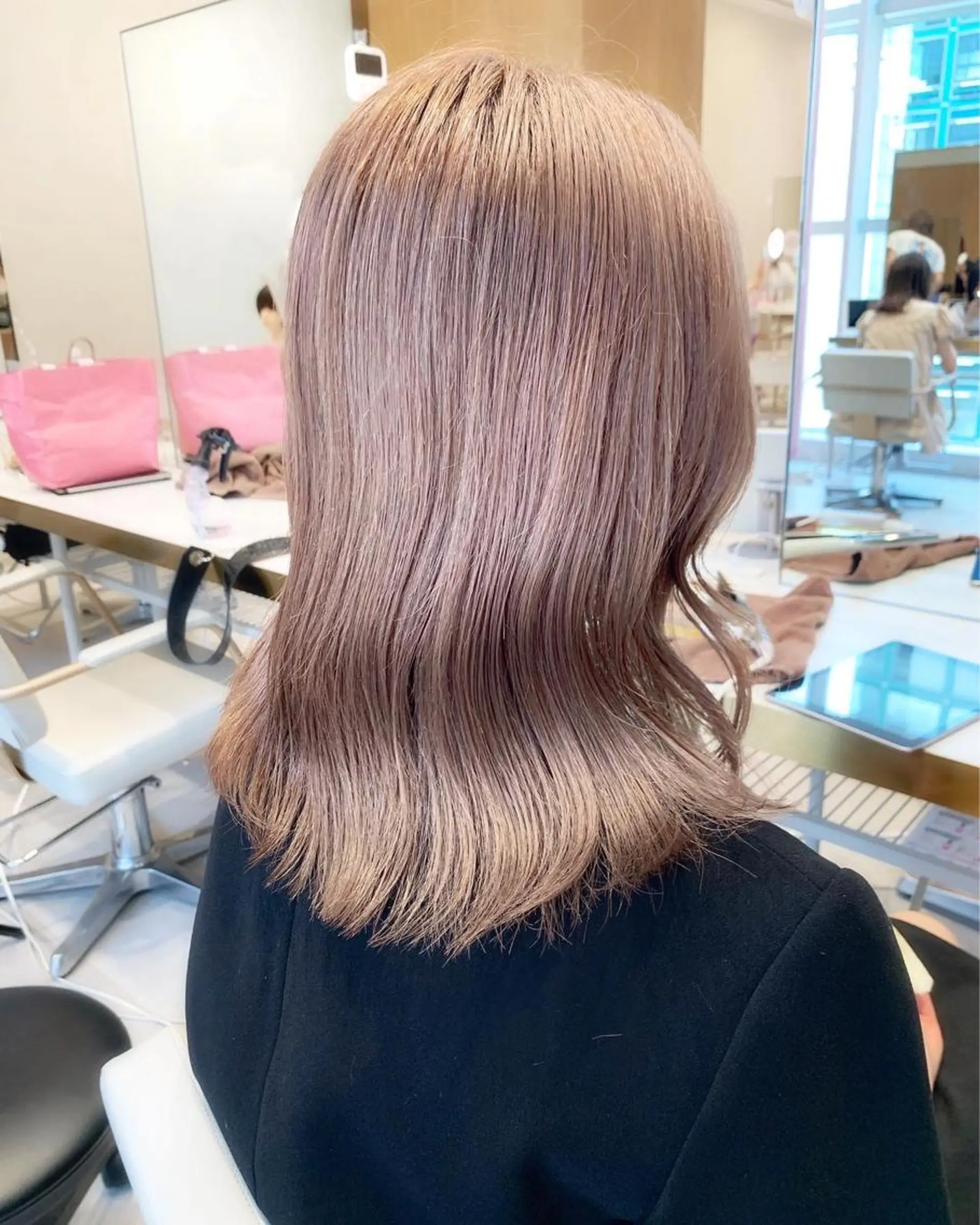 ミディアム ヘアカラー トリートメント ヘアセット レイヤー専門家 ダブルカラー修のヘアスタイル