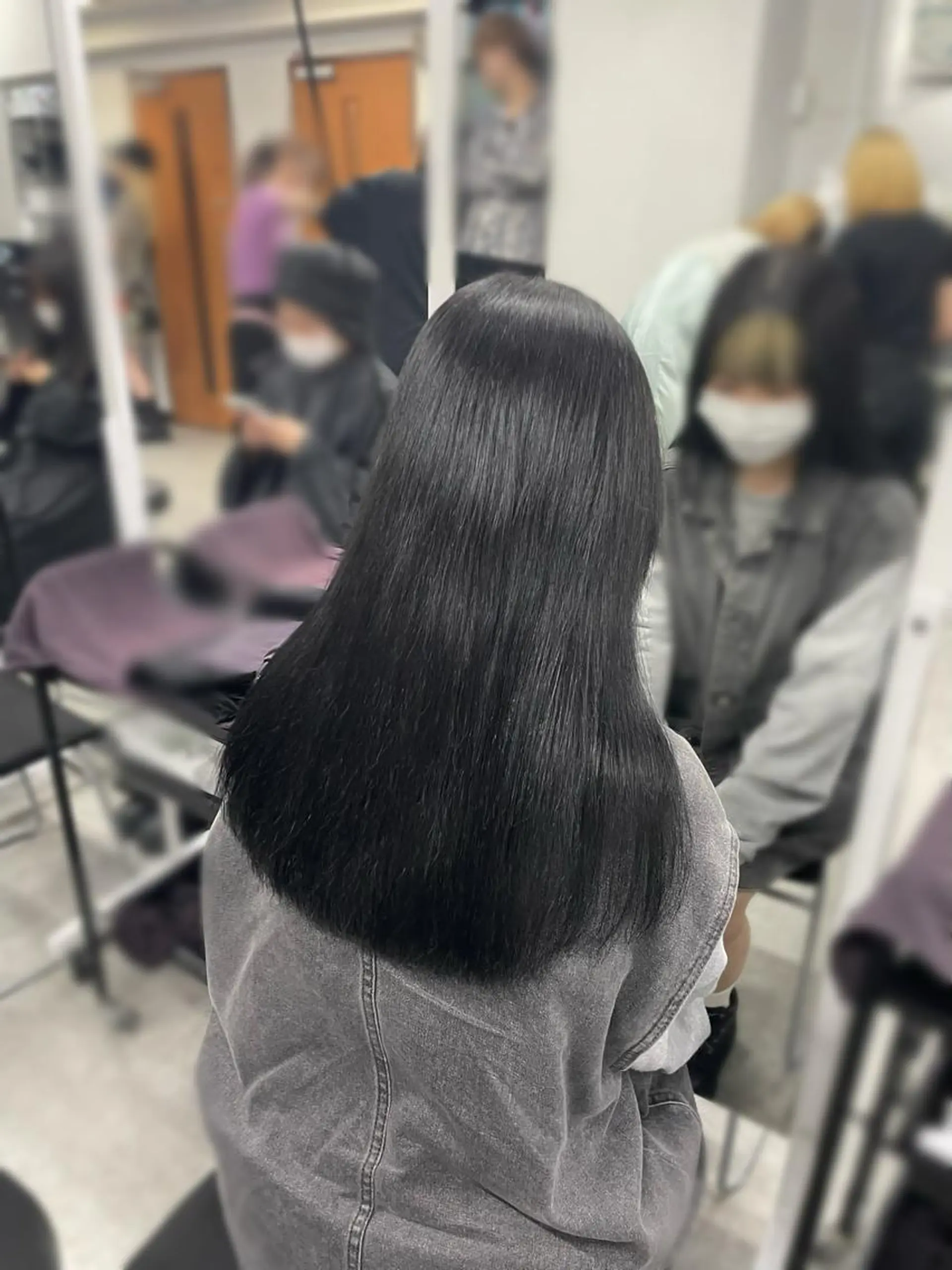 セミロング 表参道♡暗髪♡ 艶カラー♡アユミのヘアスタイル