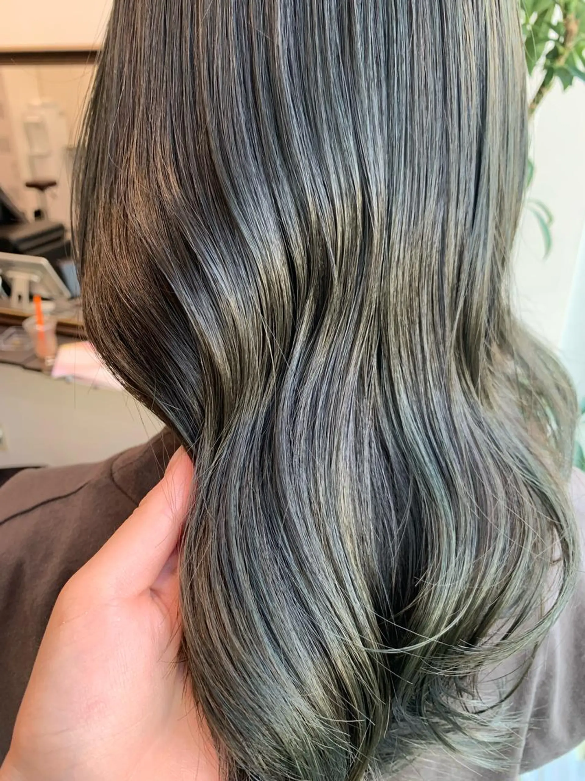 ロング カラー グレージュ カーキグレージュ カット ヘアカラー トリートメント 酸熱トリートメント/ 髪質改善🌟玉井香奈のヘアスタイル