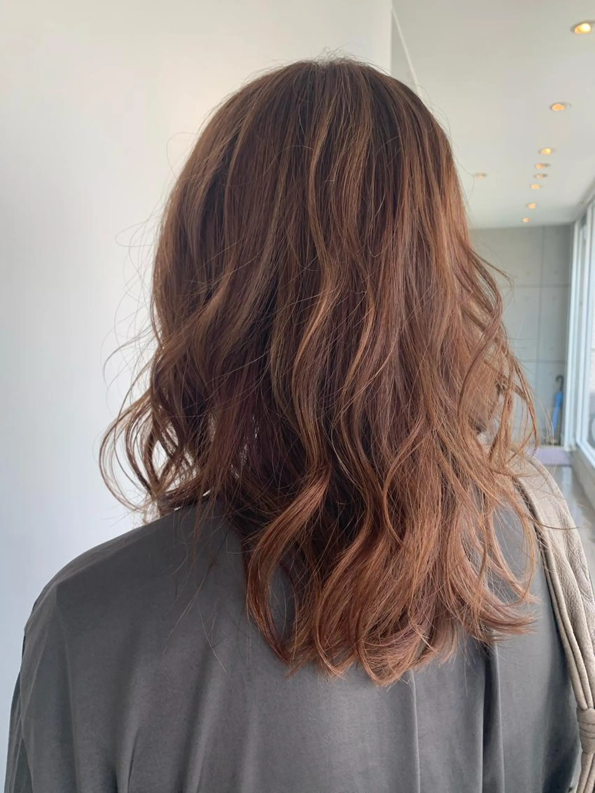 ミディアム ハイライト おせ ちさとのヘアスタイル