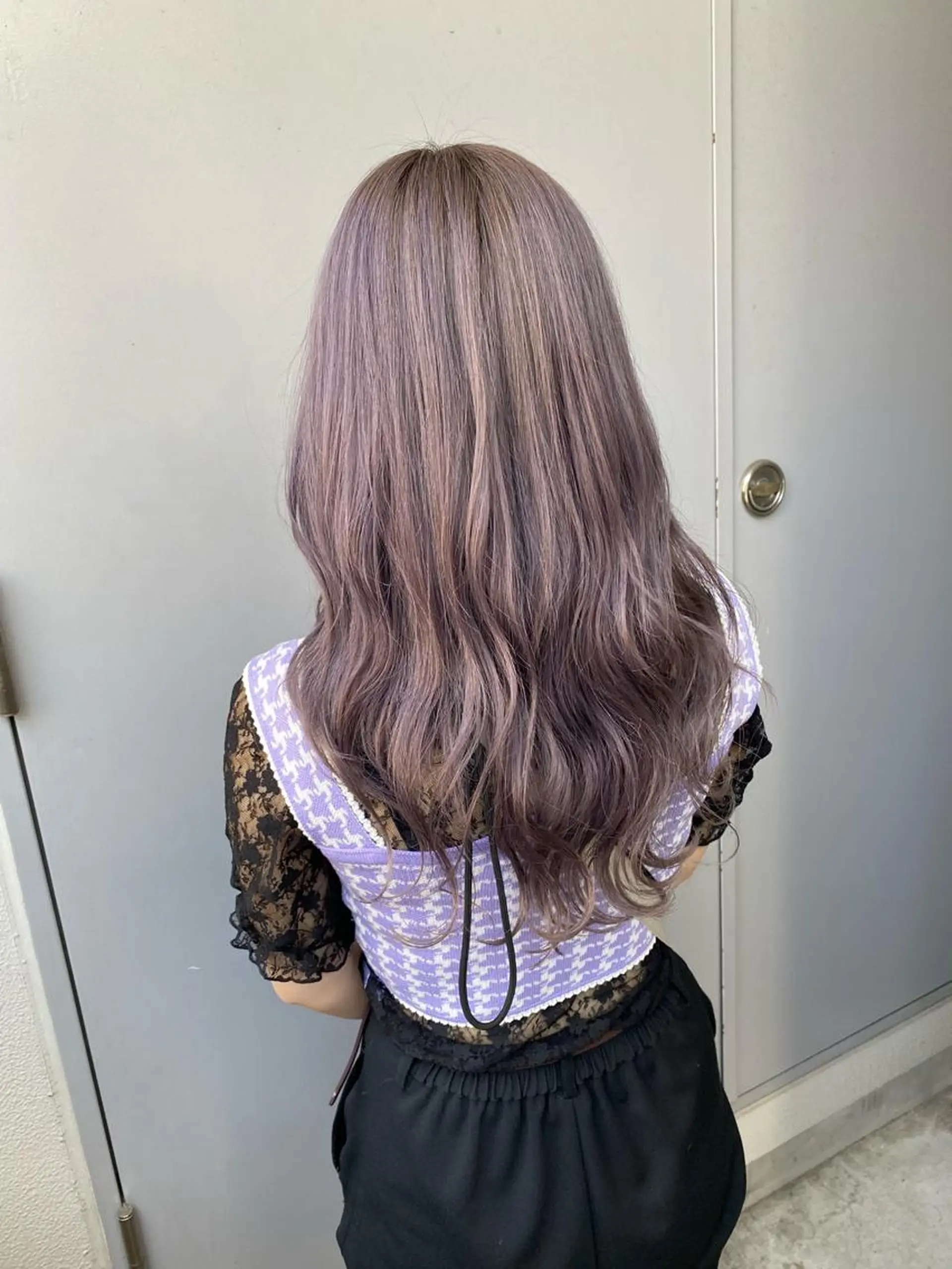 ロング 寒色＆ブリーチ特化 寒色MiOのヘアスタイル