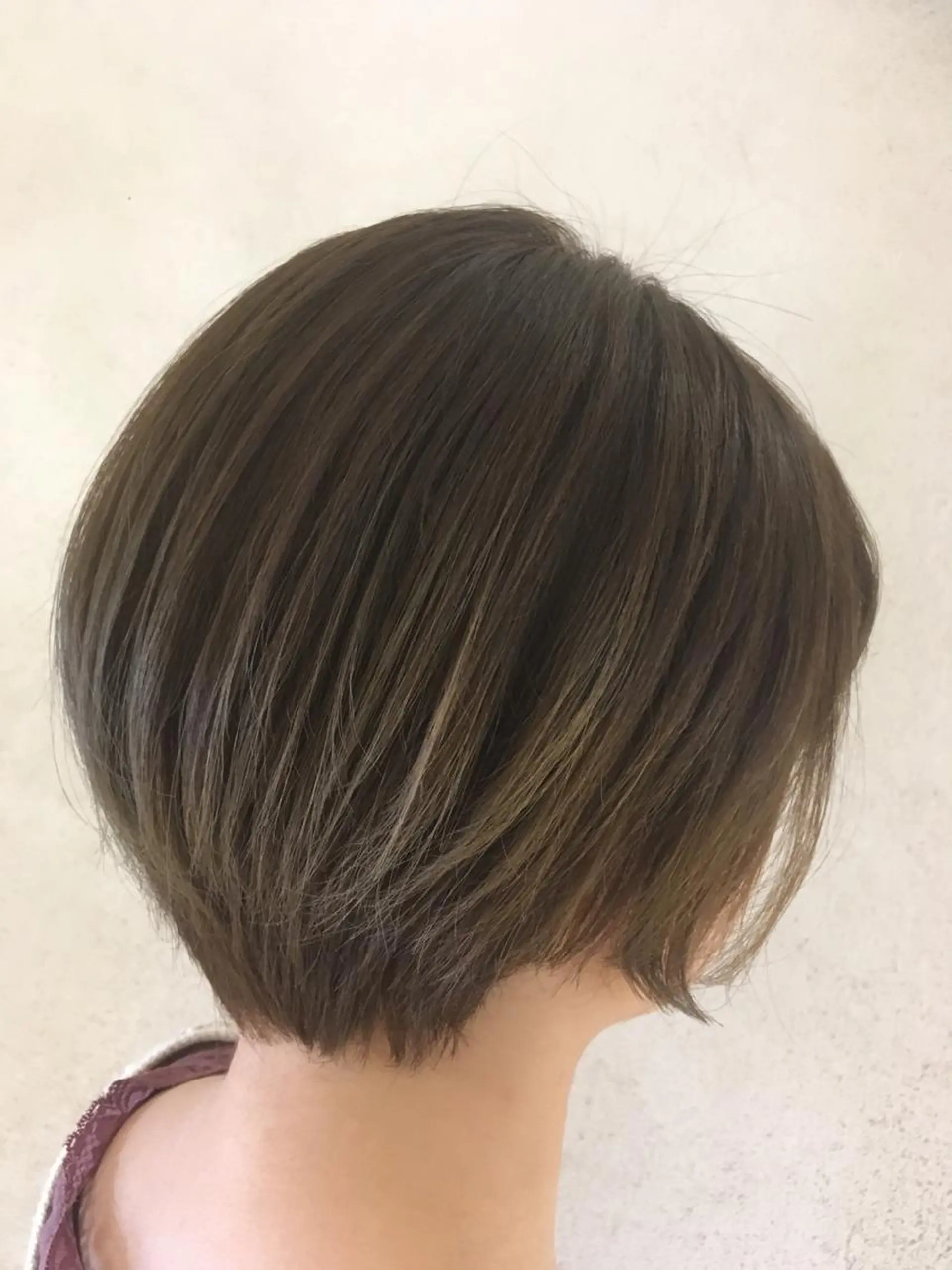 ショート カラー ショートボブ アッシュ ボブ ショートヘア カット ヘアカラー Homey Kyoto所属・吉村 絢乃のヘアスタイル