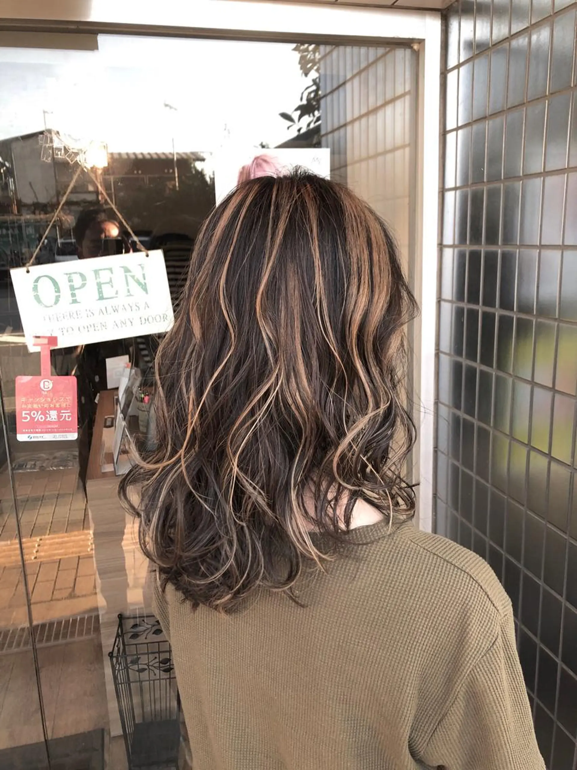 カラー ハイライトカラー ヘアカラー トリートメント ish by fan .代表✂️木谷宏夢のヘアスタイル