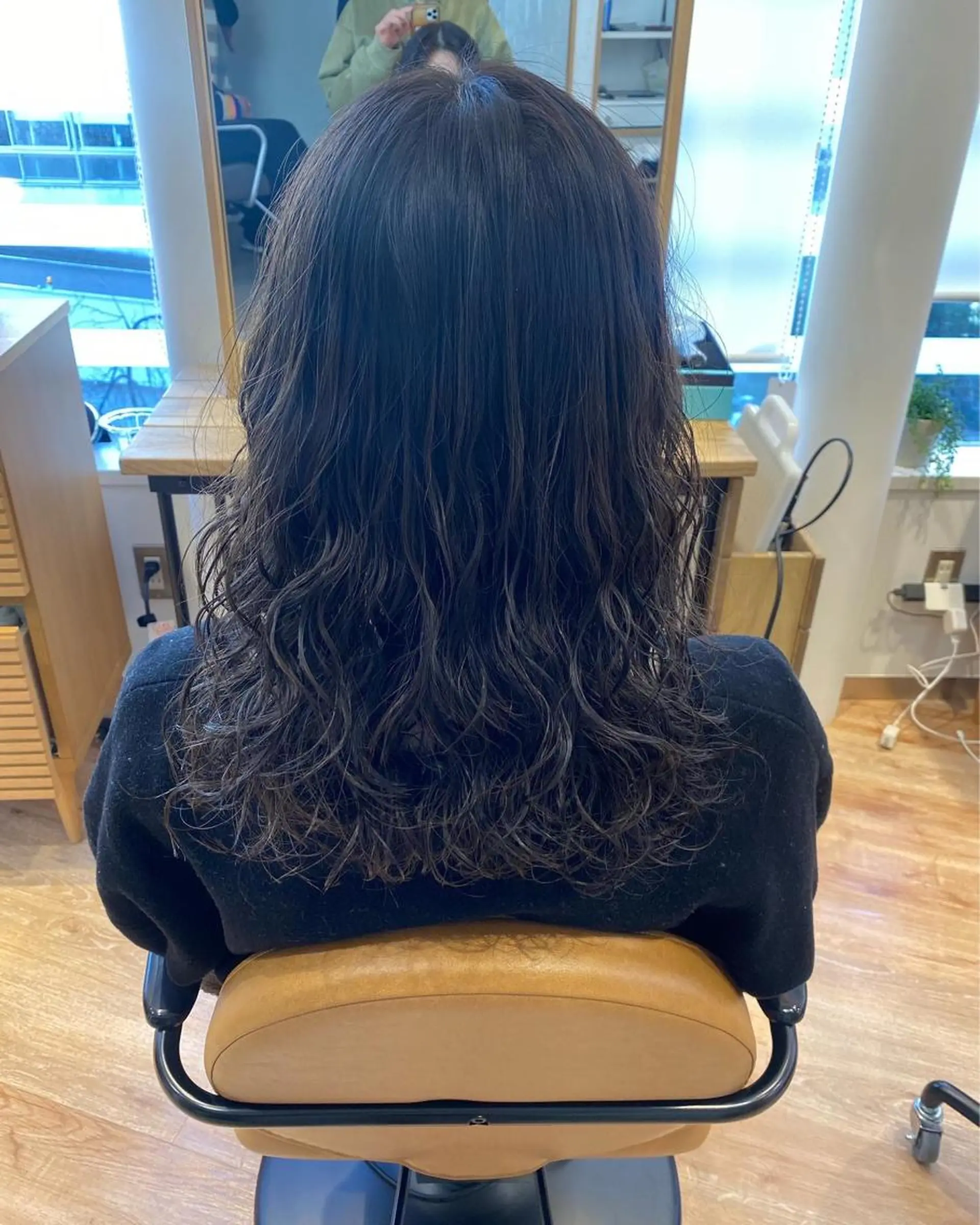 ミディアム パーマ ミディアムパーマ ウルフカット カット パーマ ❤️パーマ美容師✂︎ 井口美緒のヘアスタイル