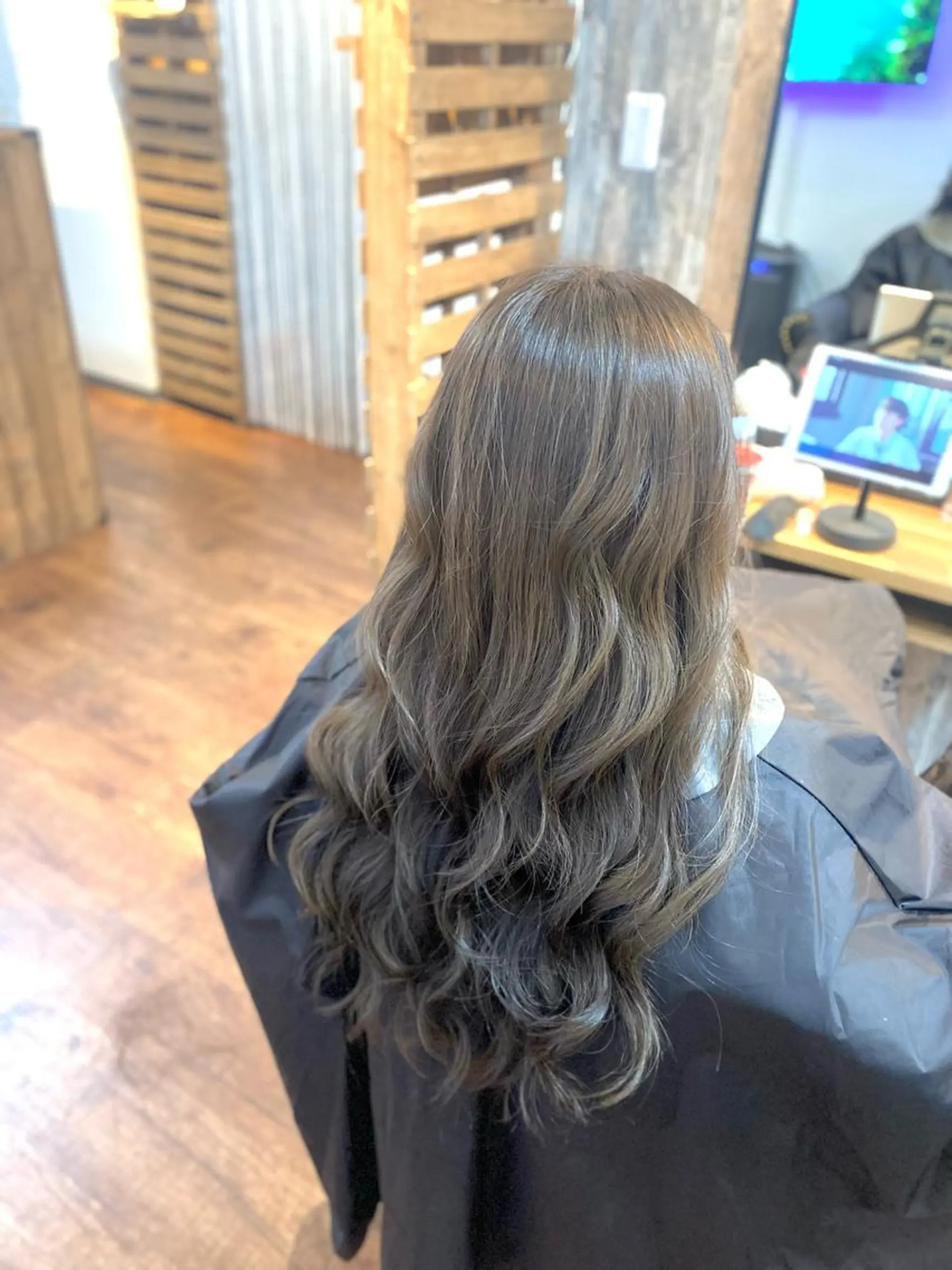 ロング カラー アッシュ ラベンダーカラー ラベンダーアッシュ カット ヘアカラー トリートメント Luzir⭐︎ GEN⭐︎のヘアスタイル