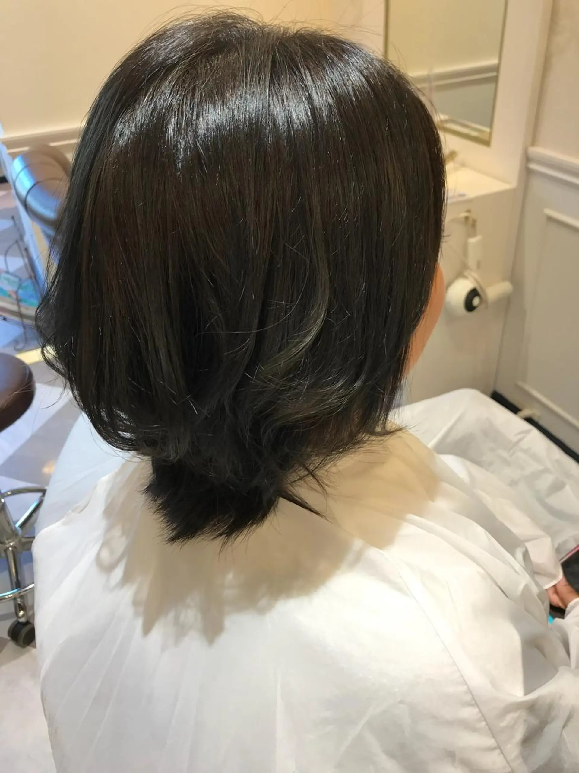 ショート カラー 粟田 めぐみのヘアスタイル