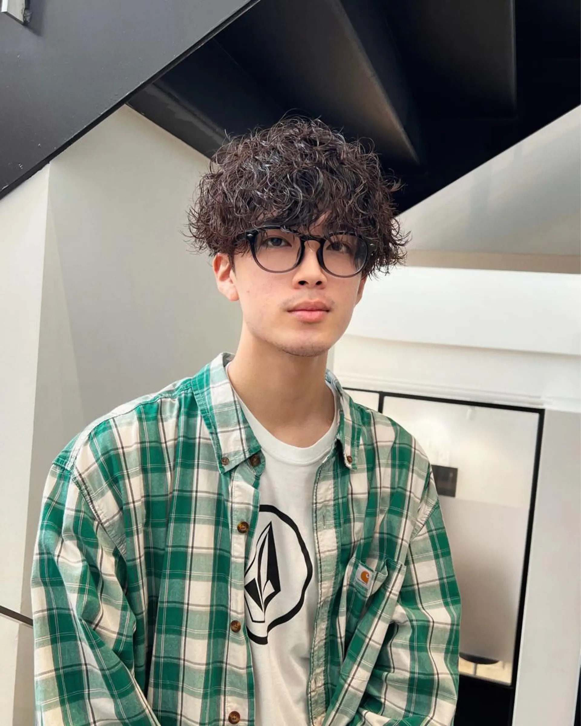 パーマ メンズ メンズパーマ カット パーマ Qin shaire salon 原宿verno店所属・【センターパート】 ETO／江藤翼の眉毛・アイブロウイメージ