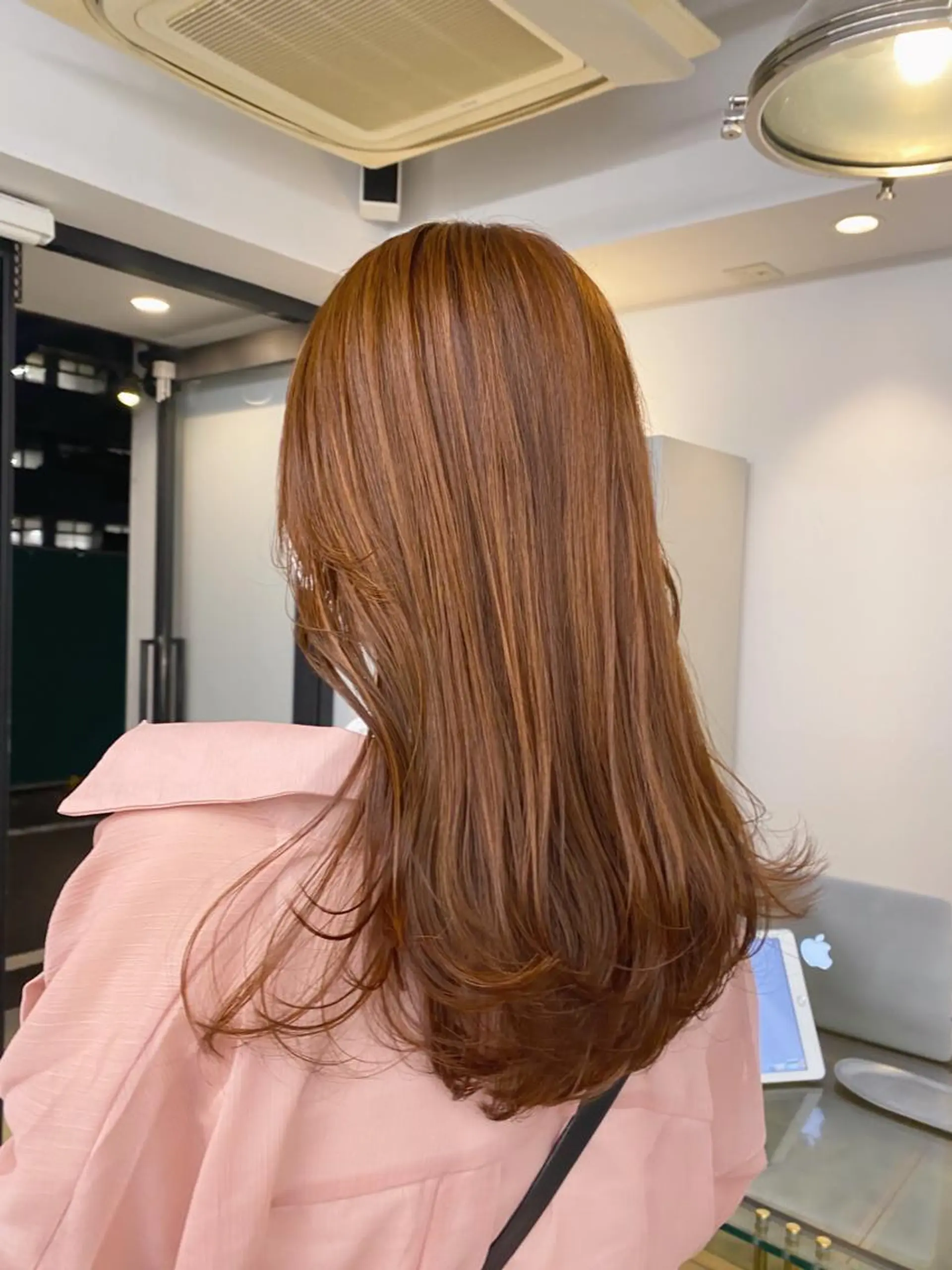 ロング カラー レイヤーカット Flamme Annaのヘアスタイル