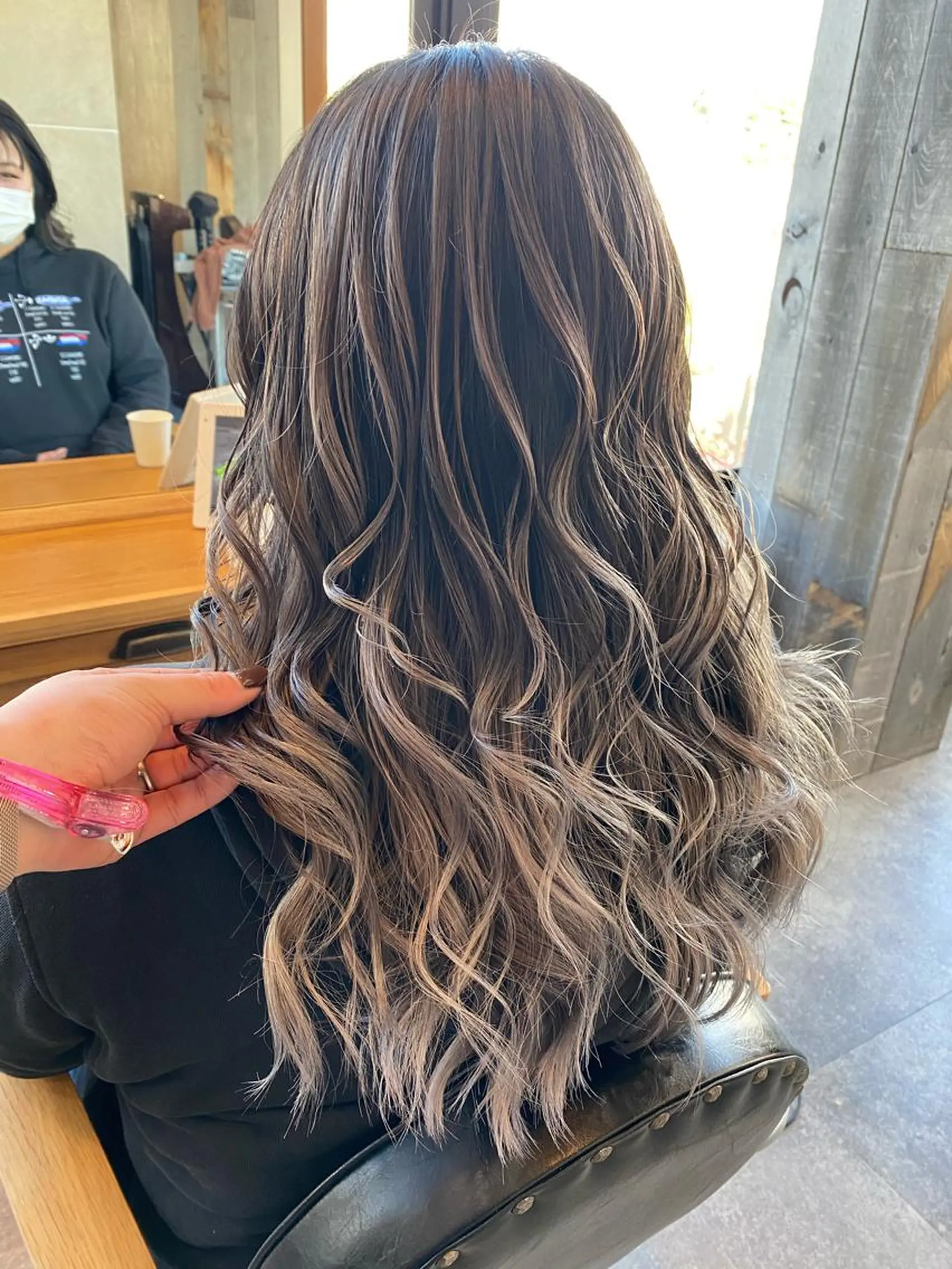 ロング 今井 悠菜のヘアスタイル