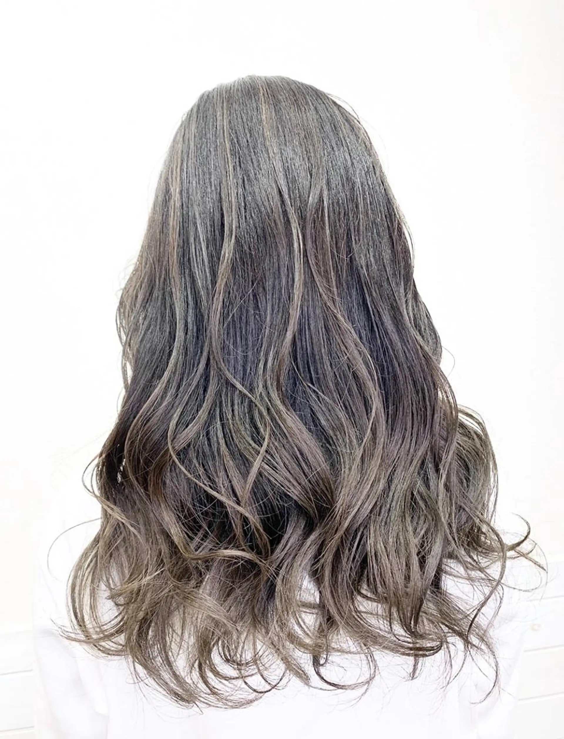 ロング カラー lucia RYOのヘアスタイル