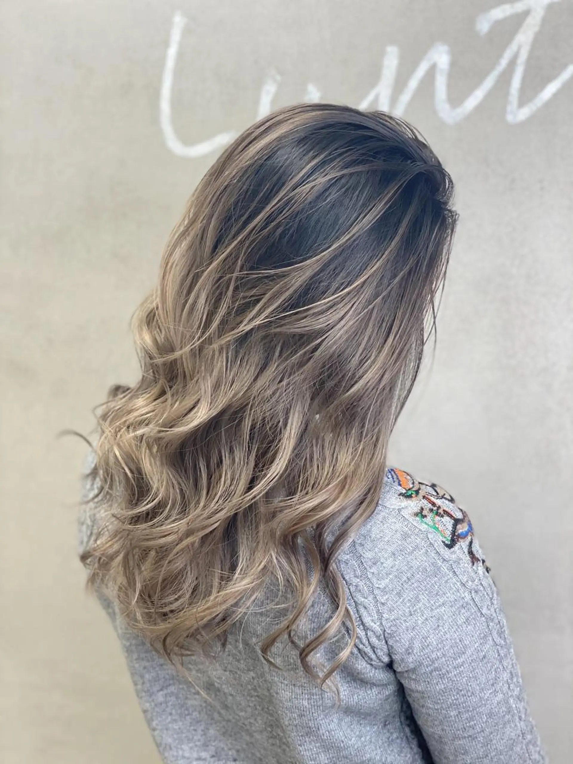 ロング レイヤーカット THINK SHOP KANTAのヘアスタイル