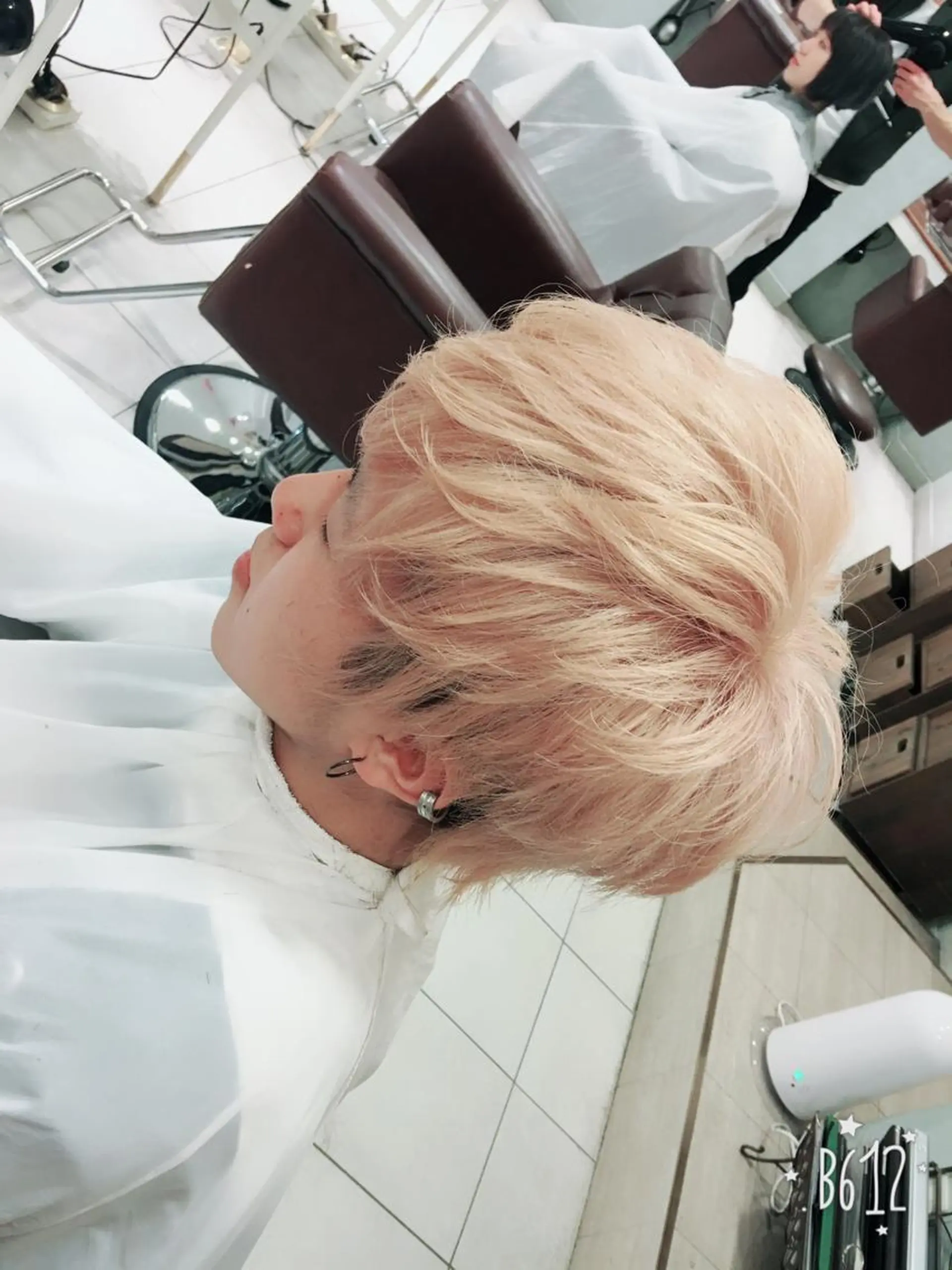 ショート カラー メンズ ピンクカラー ローズカラー バイオレットカラー ブリーチカラー🌈 嘉名 真樹のヘアスタイル