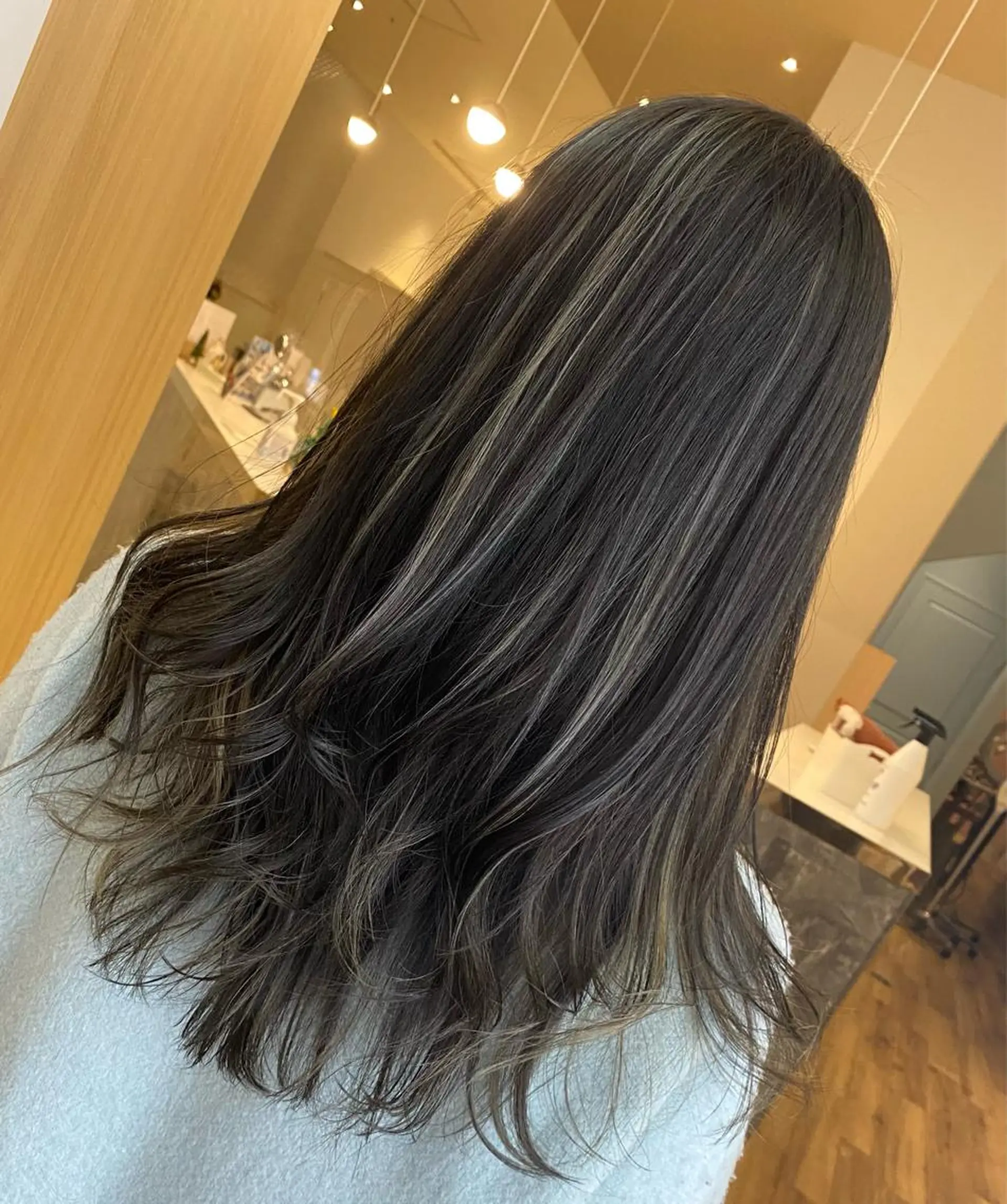 セミロング カラー ハイライトカラー ハイライト ハイトーンヘア/ 島崎　タクミのヘアスタイル