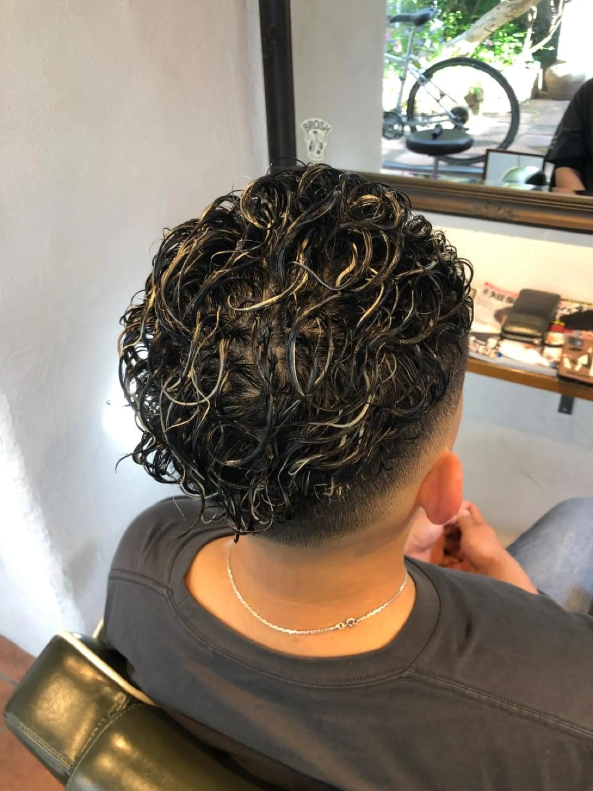 ショート カラー パーマ メンズ メンズハイライト ハイライトカラー ハイライト 冨士川 英樹のヘアスタイル