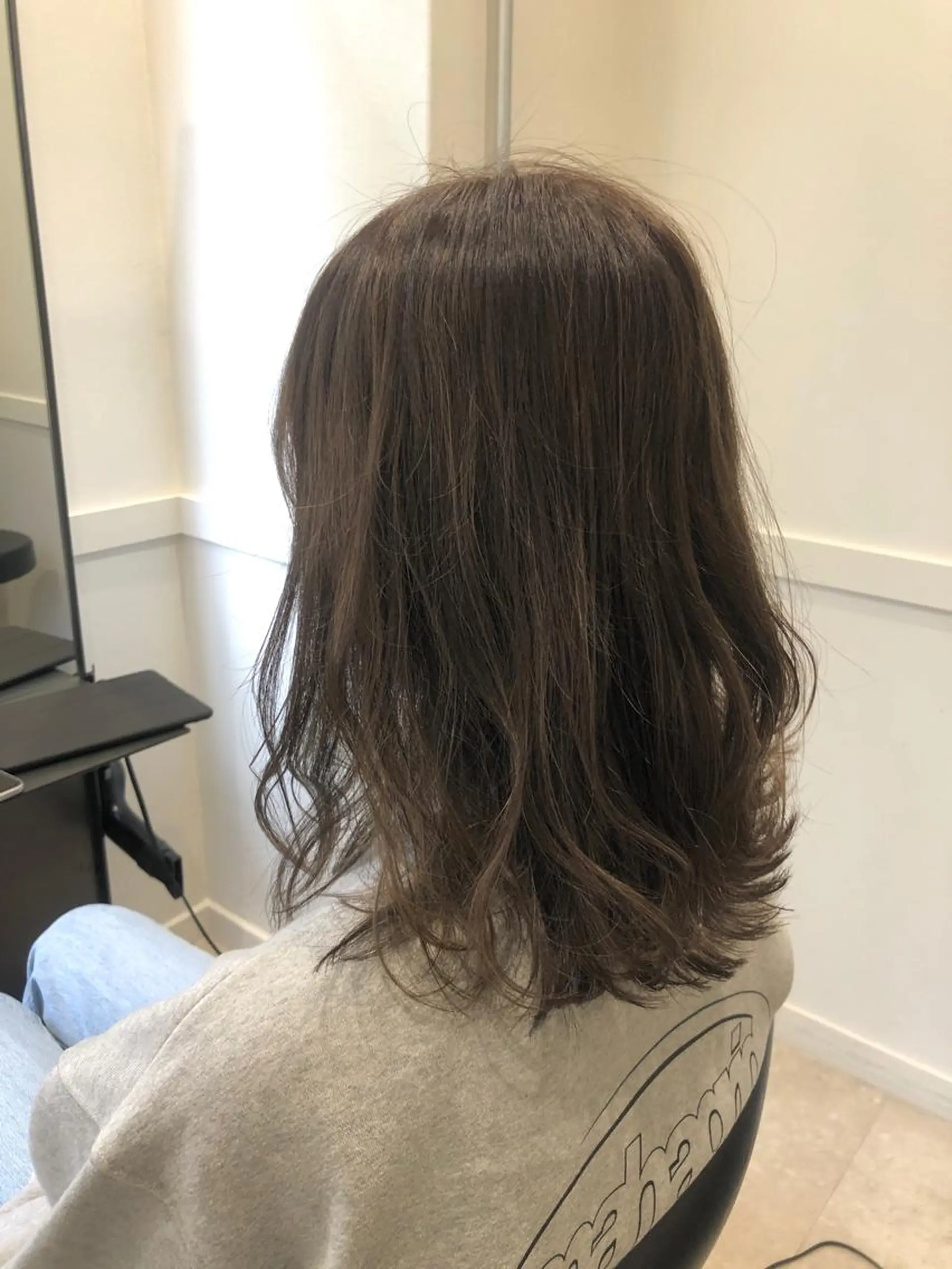 ミディアム カラー ベージュカラー ハイライトカラー ハイライト 🫧こおりやま なつみ🫧のヘアスタイル