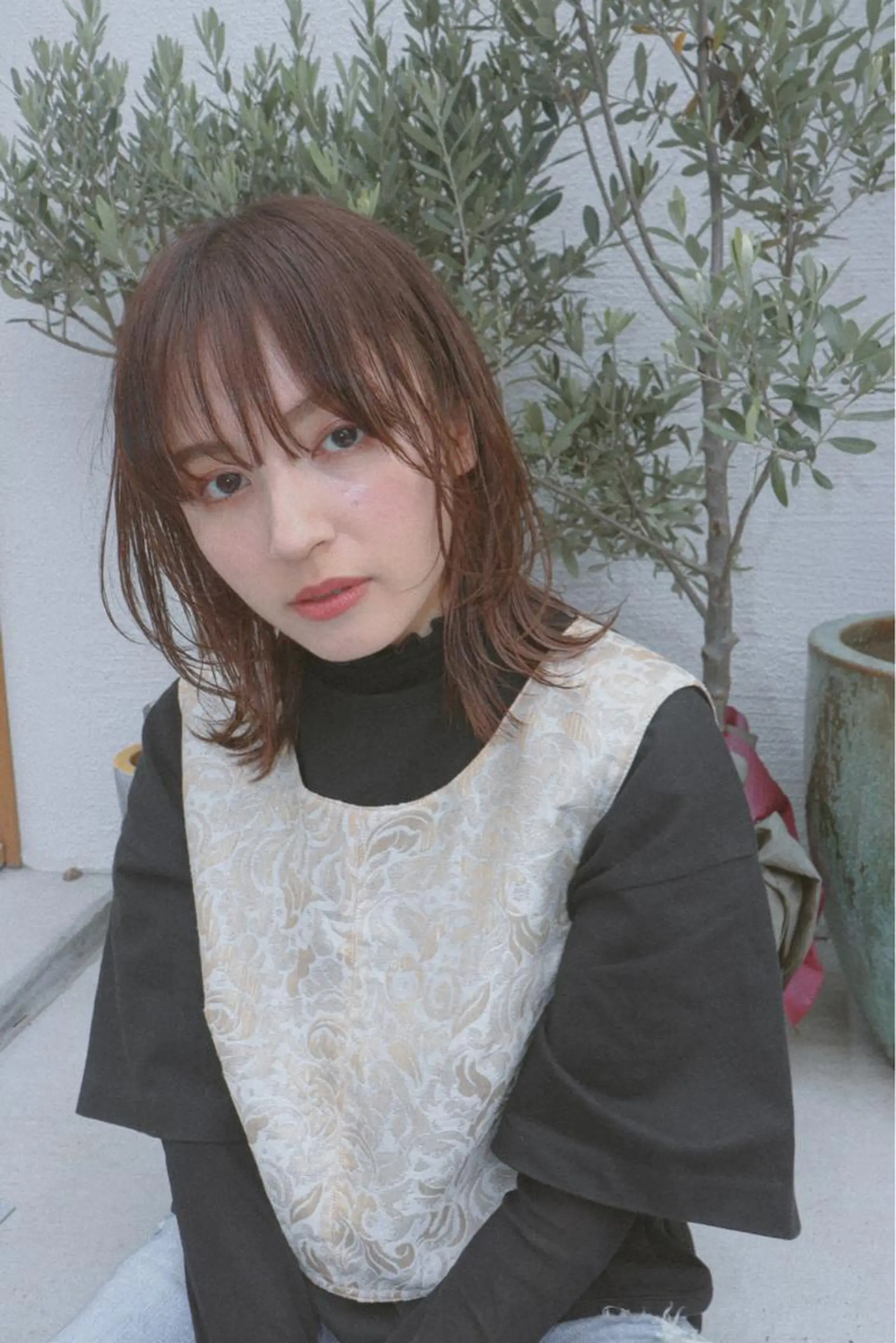 ミディアム くびれヘア 顔周りカット レイヤーカット タンバルモリパーマ 礒井メンキのヘアスタイル