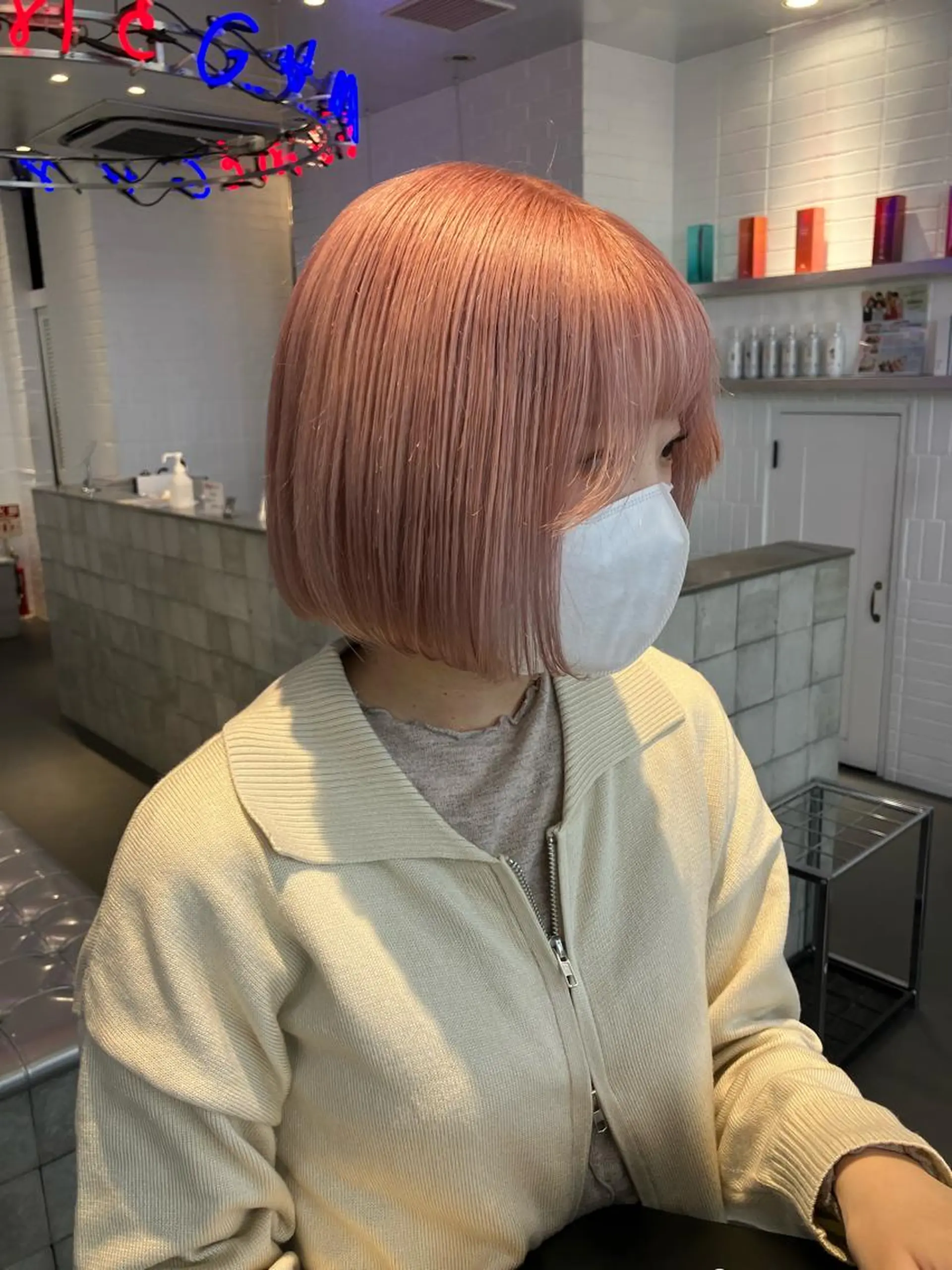 ショート カラー カット ヘアカラー トリートメント 🥣ミコト/レイヤー 韓国ハイトーン🥣のヘアスタイル