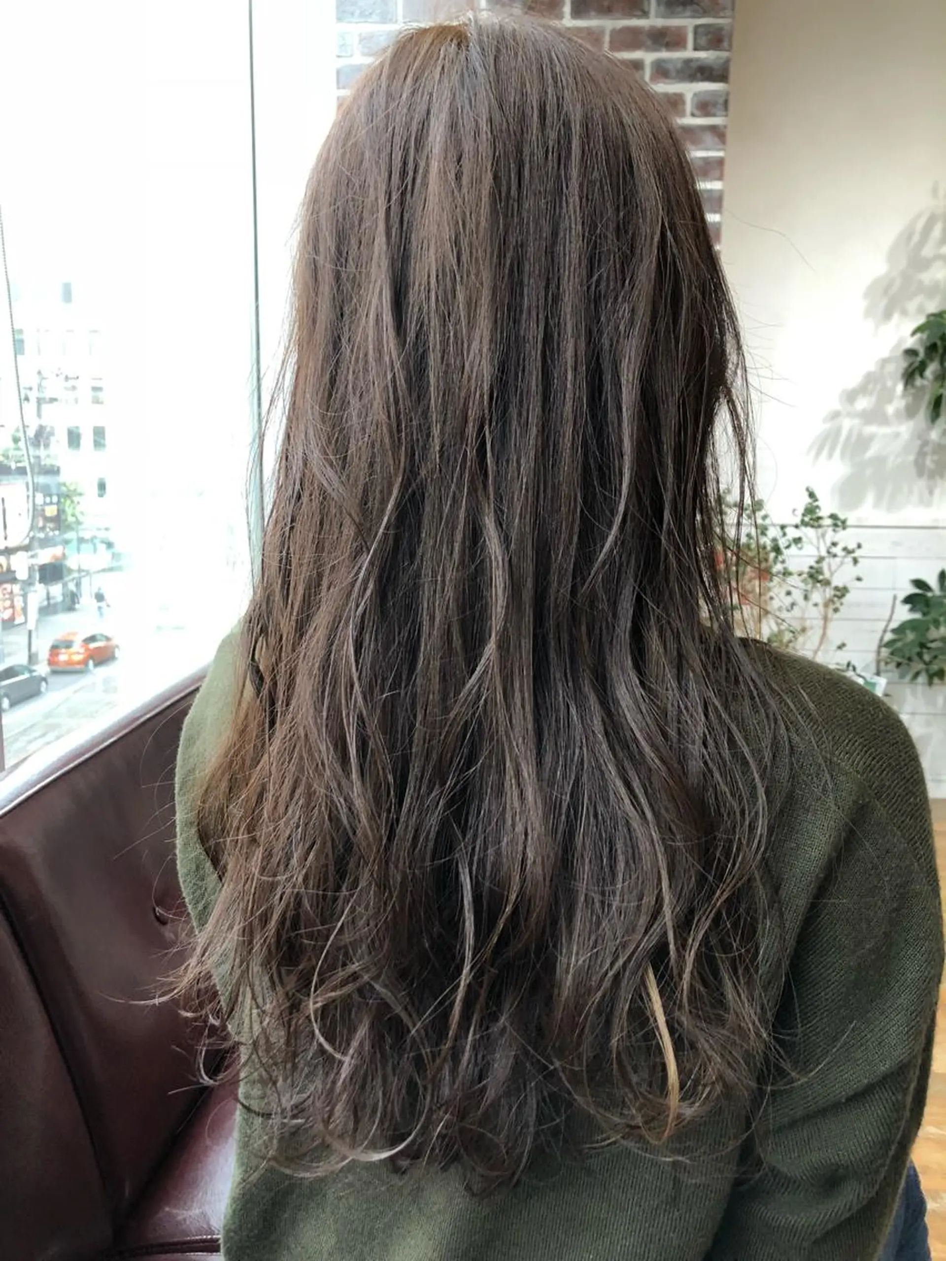 ロング カラー グレージュ シルバー シルバーグレージュ 木下大地 HAIR  Oneのヘアスタイル