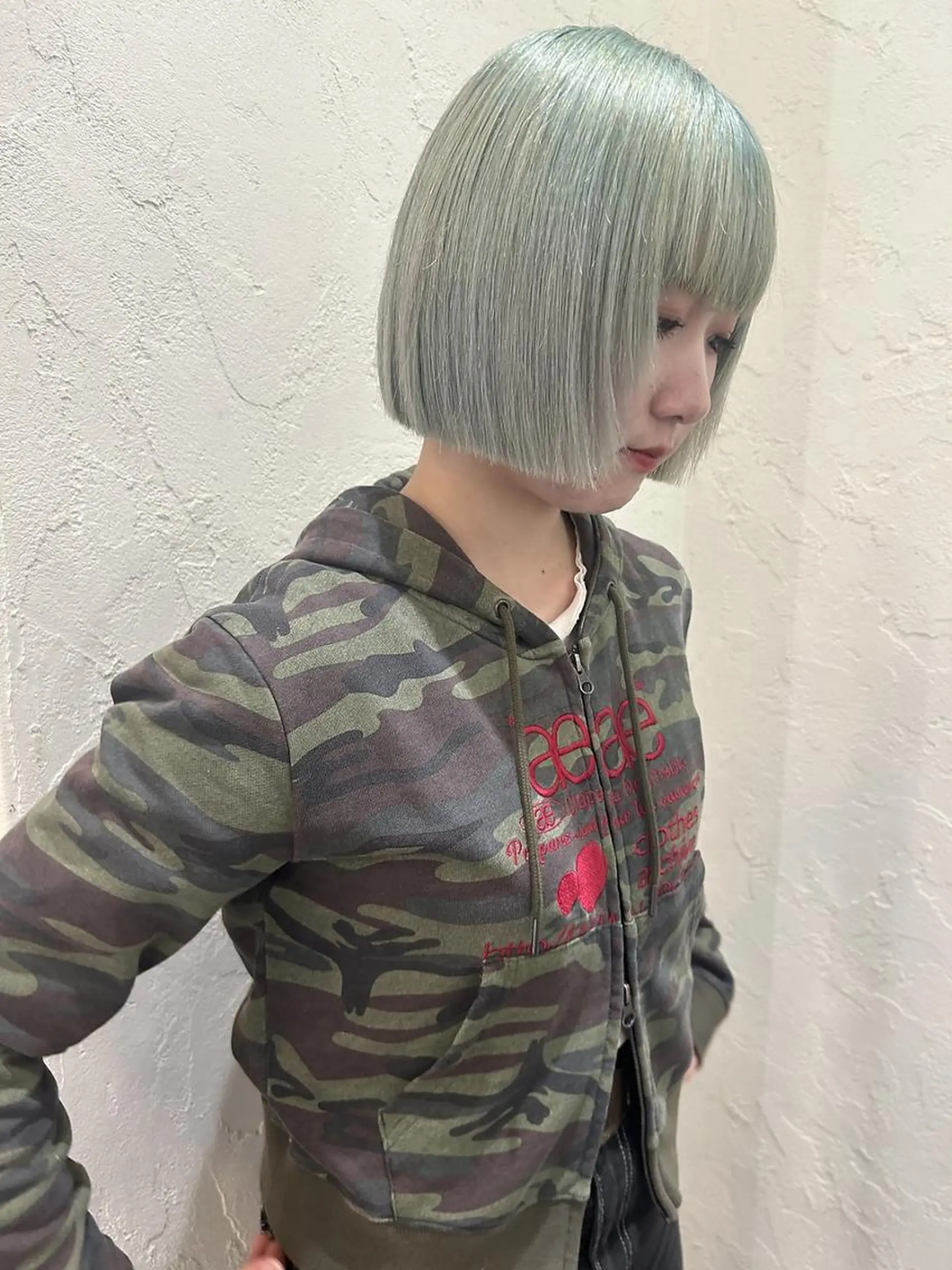 ショート ヘアカラー 勝野夏希/ハイトーン /ベージュ/松本のヘアスタイル