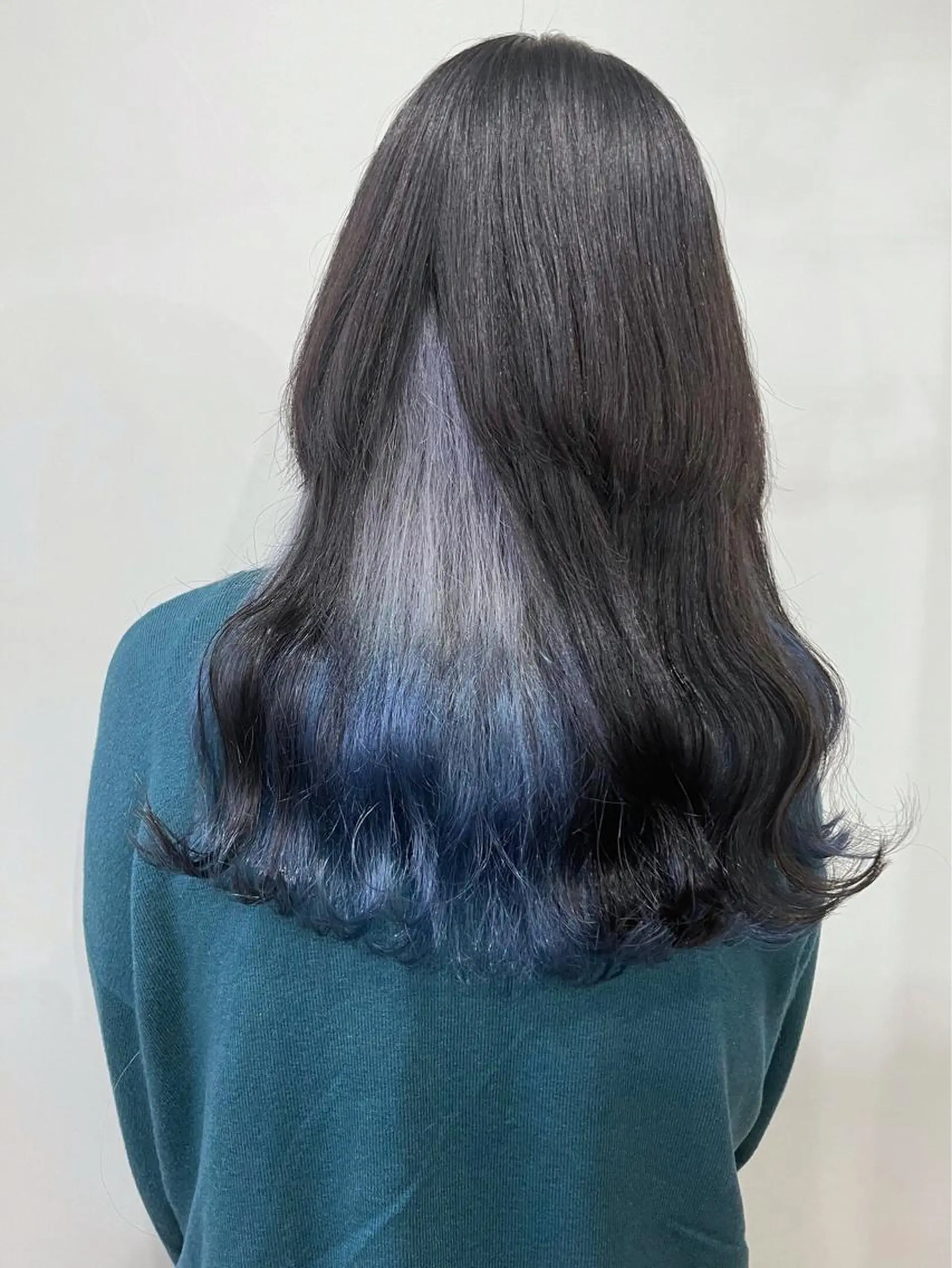 カラー white.梅田 デザインカラー🦄のヘアスタイル