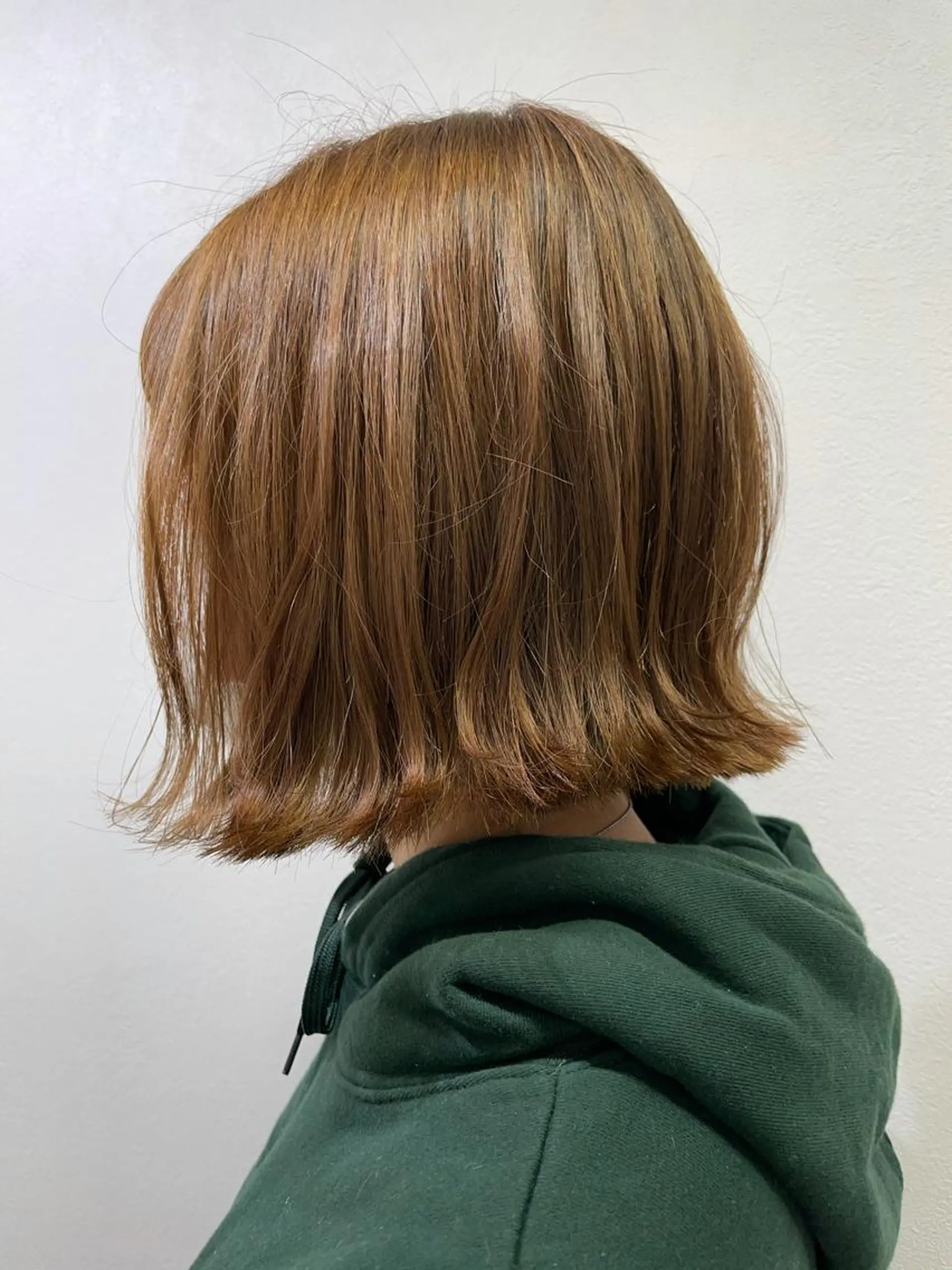 ミディアム 切りっぱなしボブ ボブ カット ヘアカラー 福島成美/髪質改善 縮毛矯正/カラーのヘアスタイル