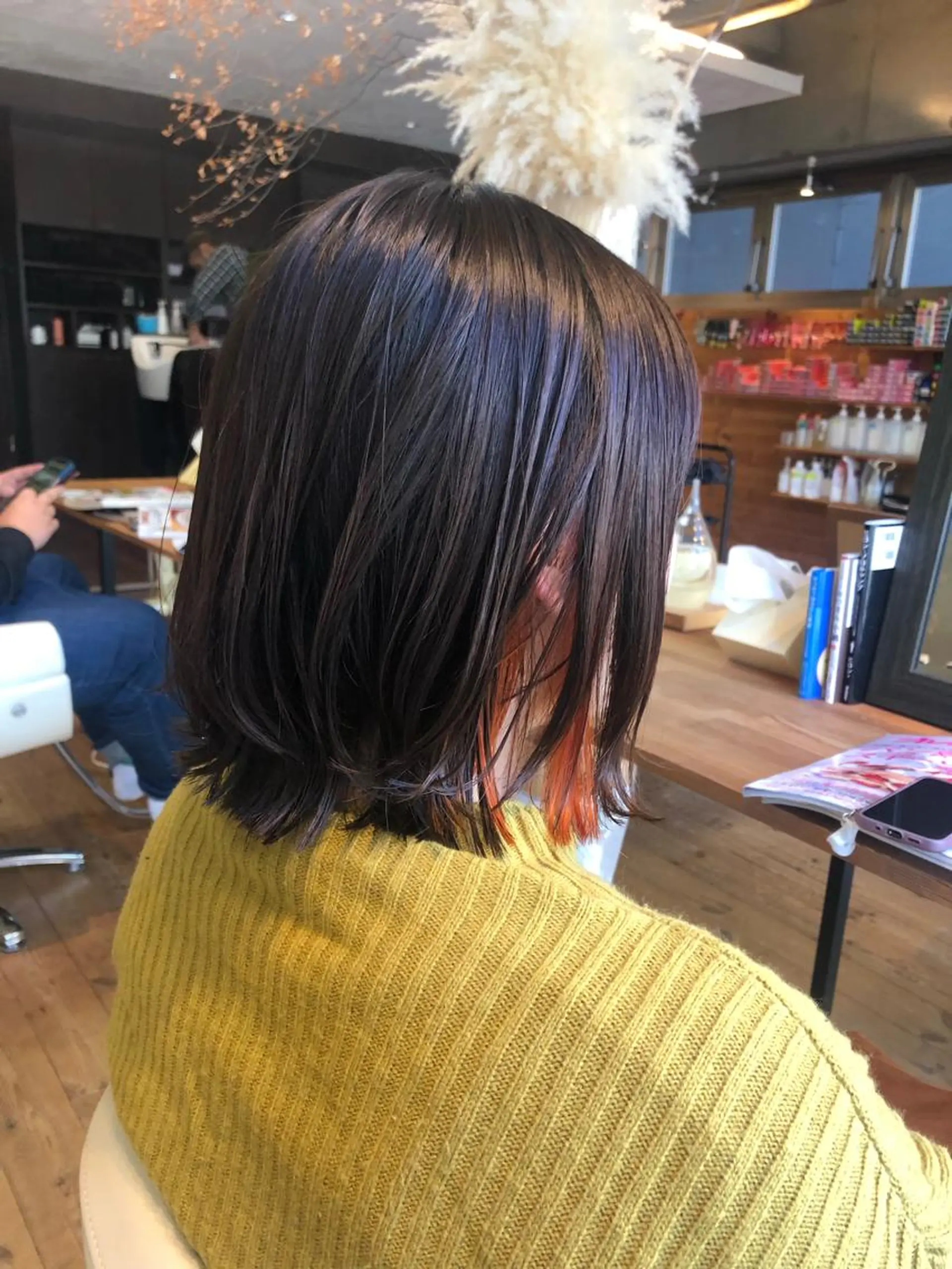 ミディアム カラー ブリーチ オレンジ 外ハネヘア ヘアカラー 両国駅徒歩1分⭐️ アイロン仕上げのヘアスタイル