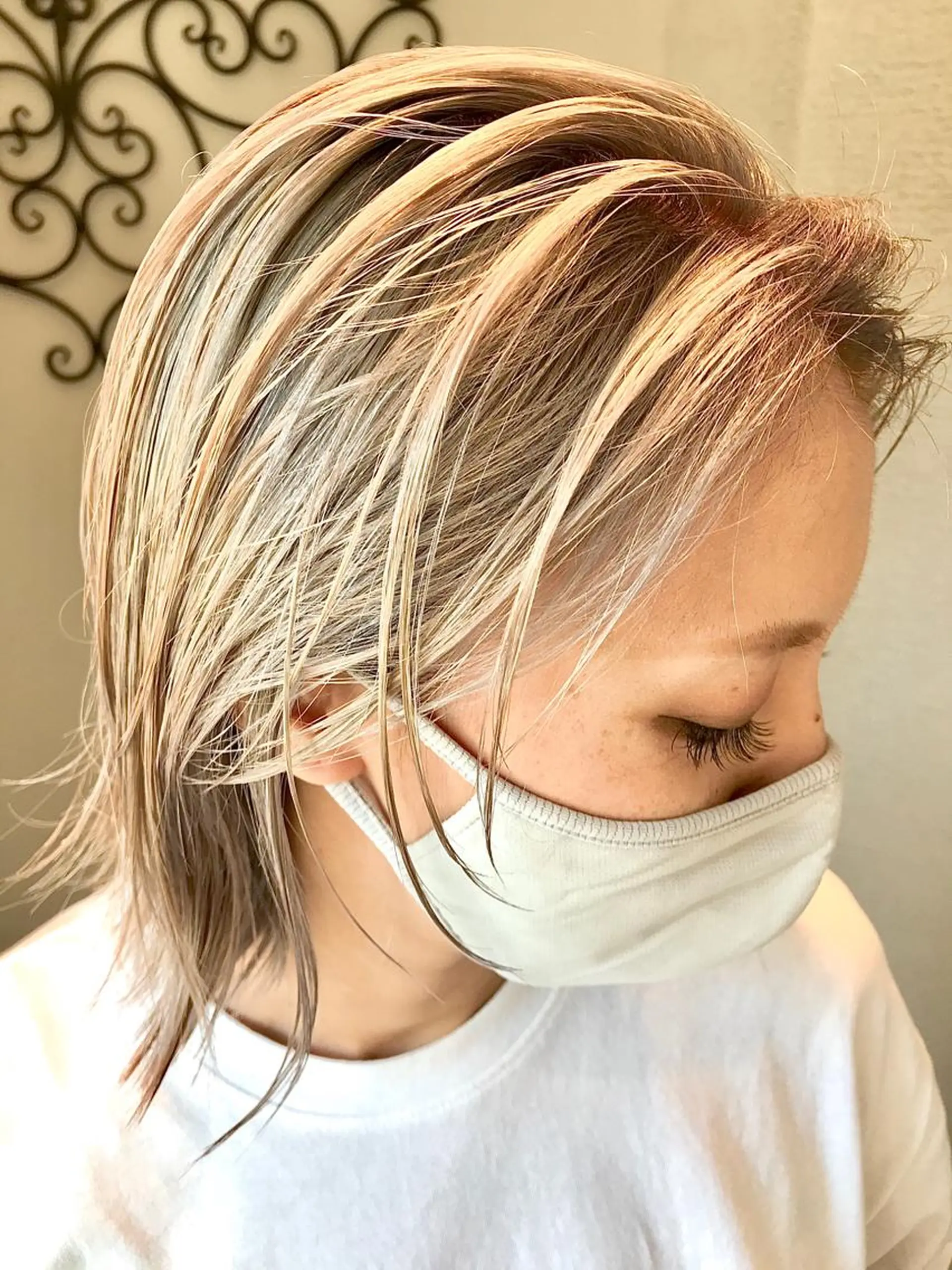 ミディアム カラー 切りっぱなしボブ ショートボブ ミディアムパーマ バレイヤージュ ベージュカラー AKUTSU KOICHIのヘアスタイル