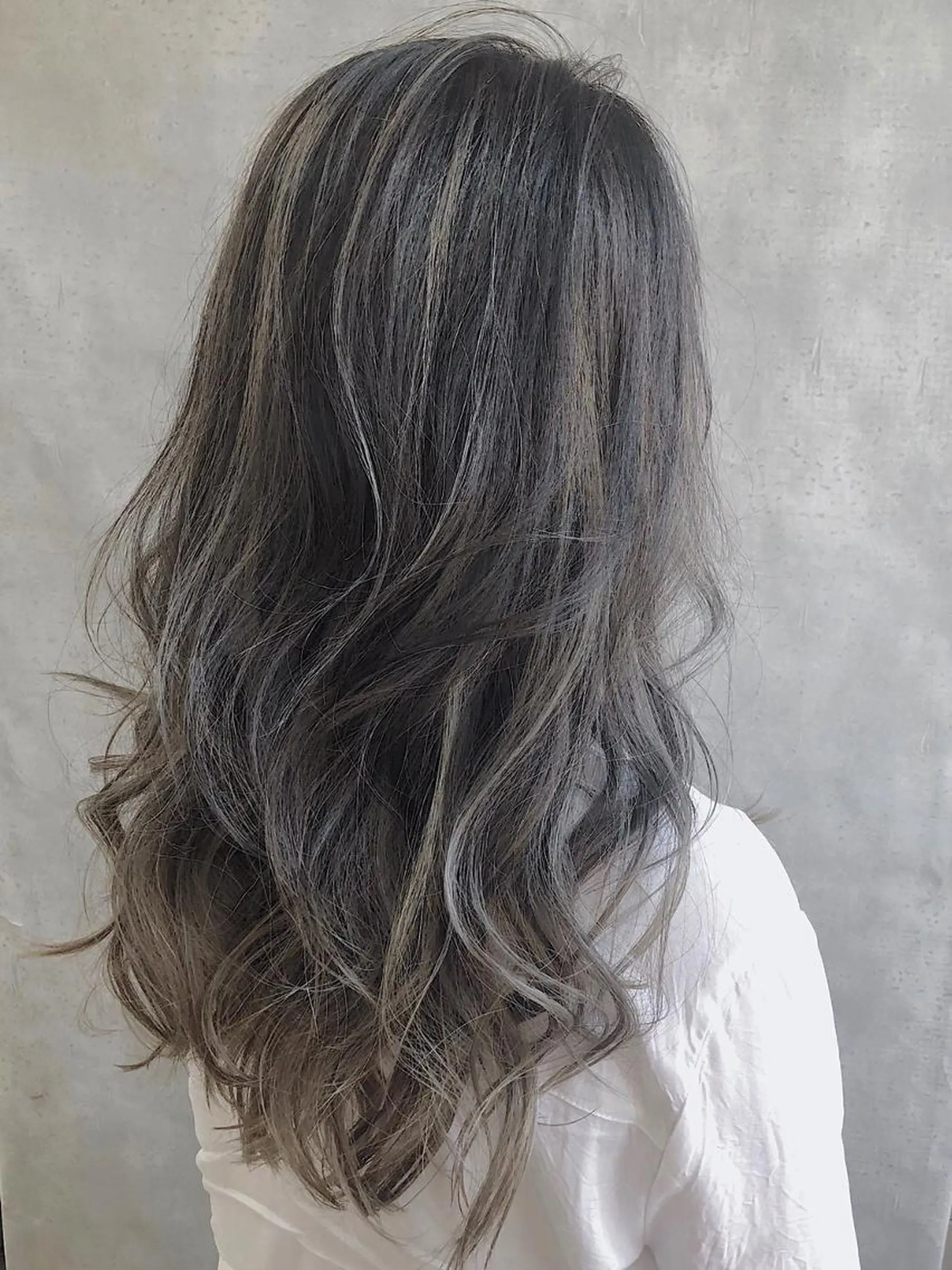 セミロング カラー MOU namba ムウナンバのヘアスタイル