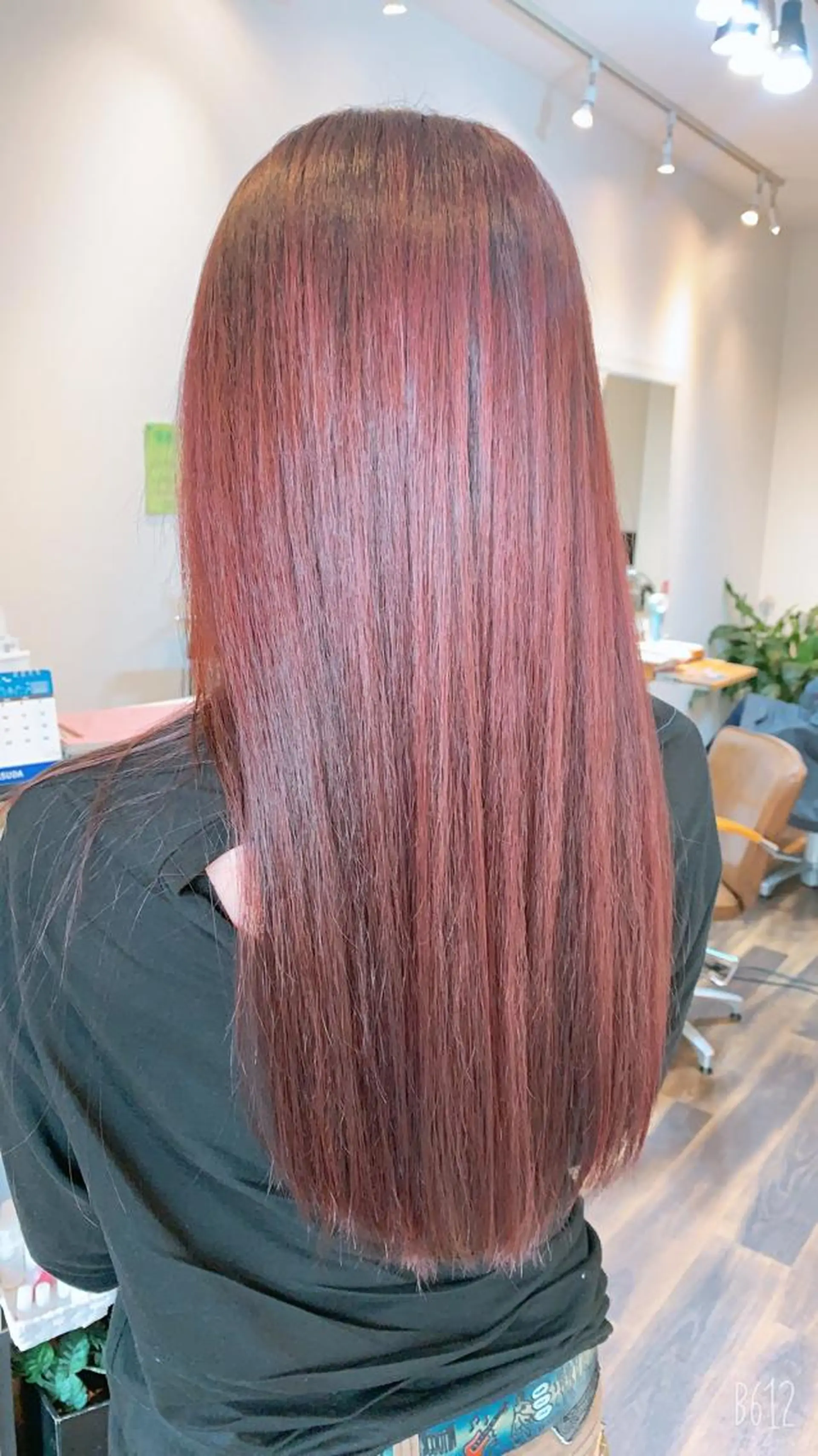 ロング カラー 石川 奈緒子のヘアスタイル