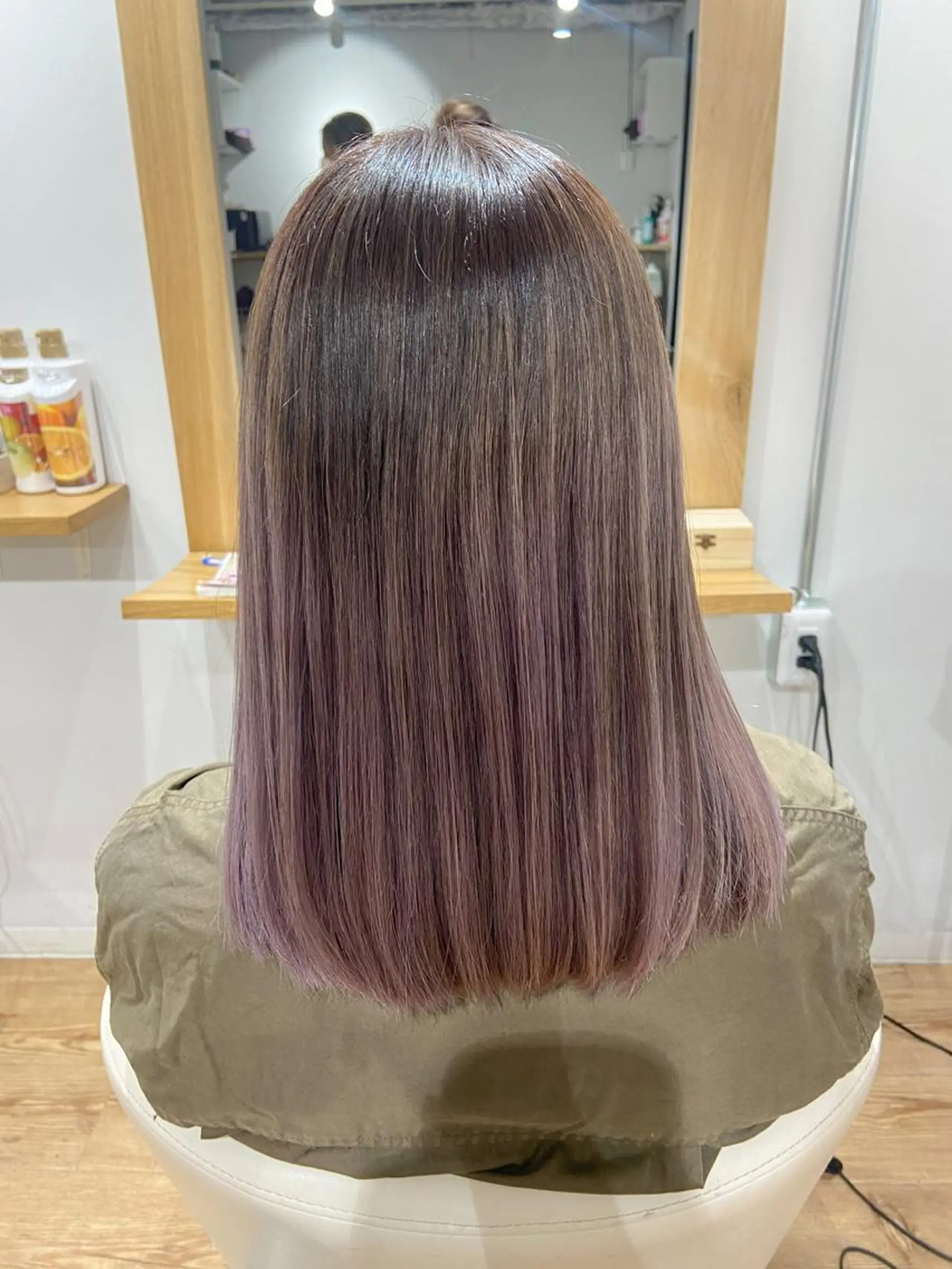 セミロング カラー バレイヤージュ ブリーチ デザインカラー ダブルカラー グラデーションカラー ヘアカラー Kensho 京都駅 ケアブリーチのヘアスタイル