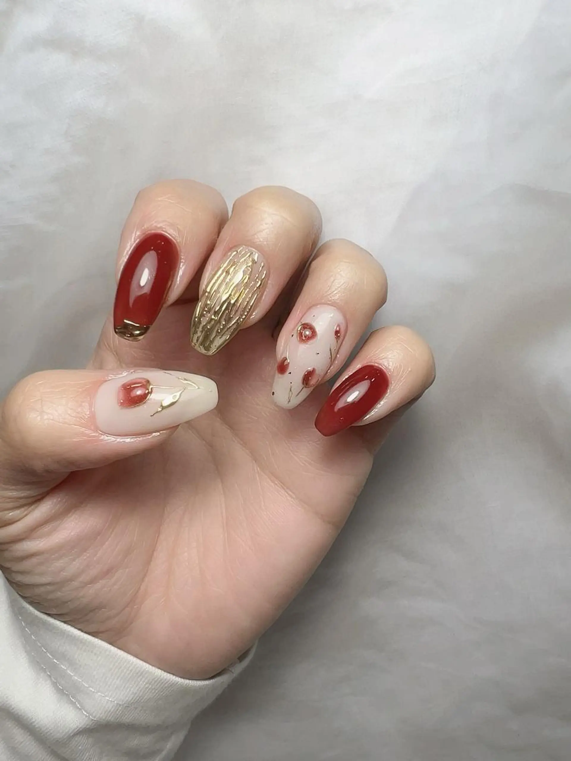 ネイル ハンドネイル 𝐑𝐞𝐯𝐢𝐨 ___堺市西区のマツエク・マツパデザイン