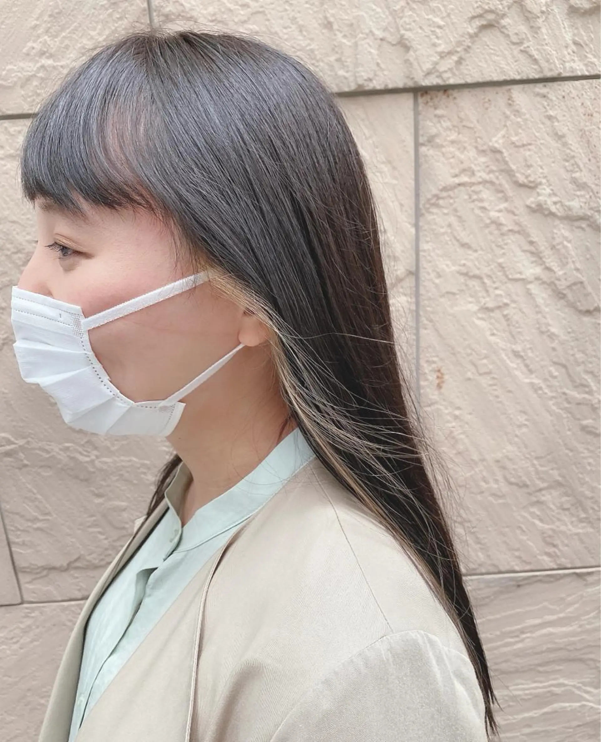 セミロング カラー インク 美容院のヘアスタイル