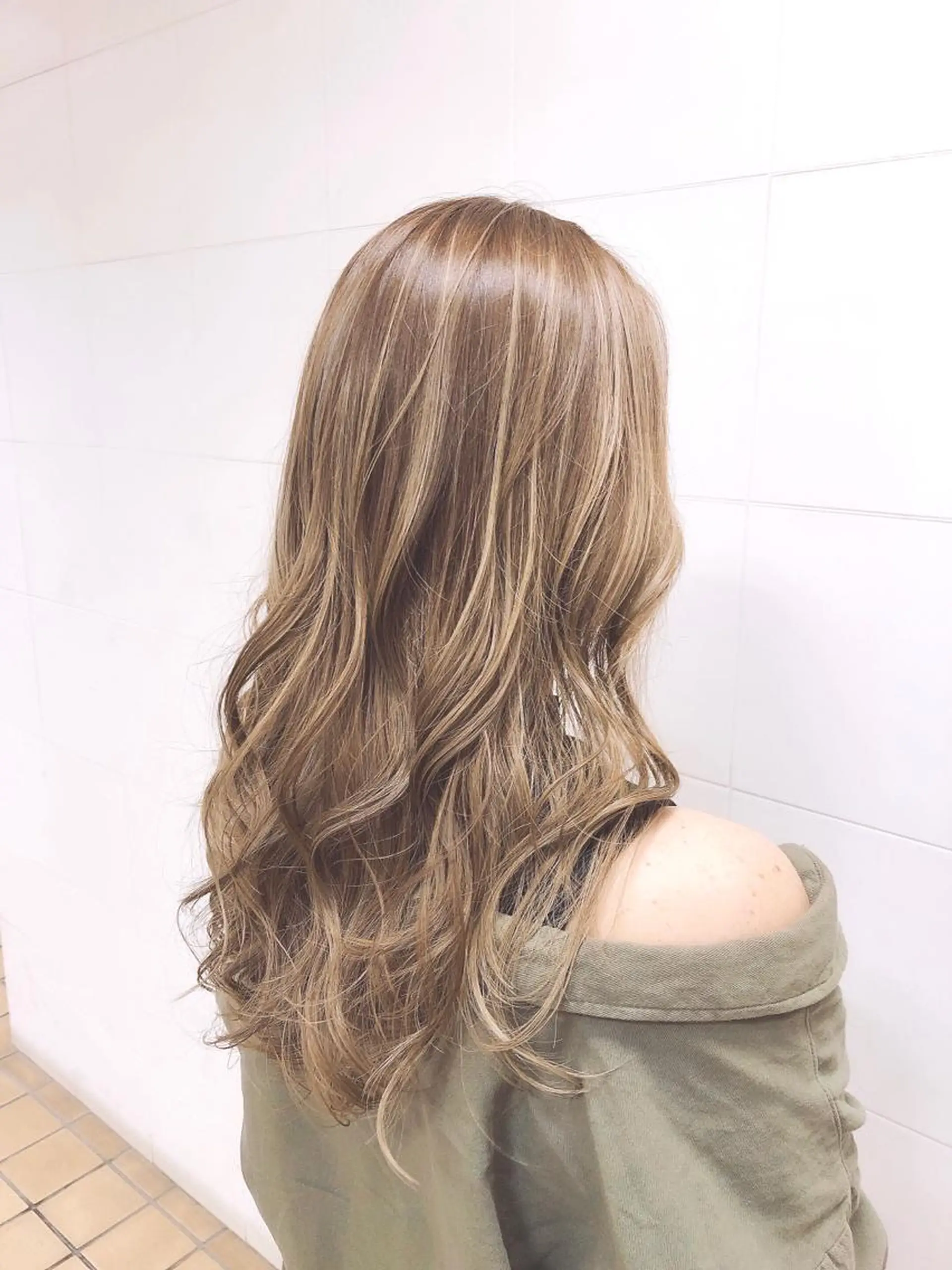 ロング カラー 大山 亮　　【髪質改善】のヘアスタイル