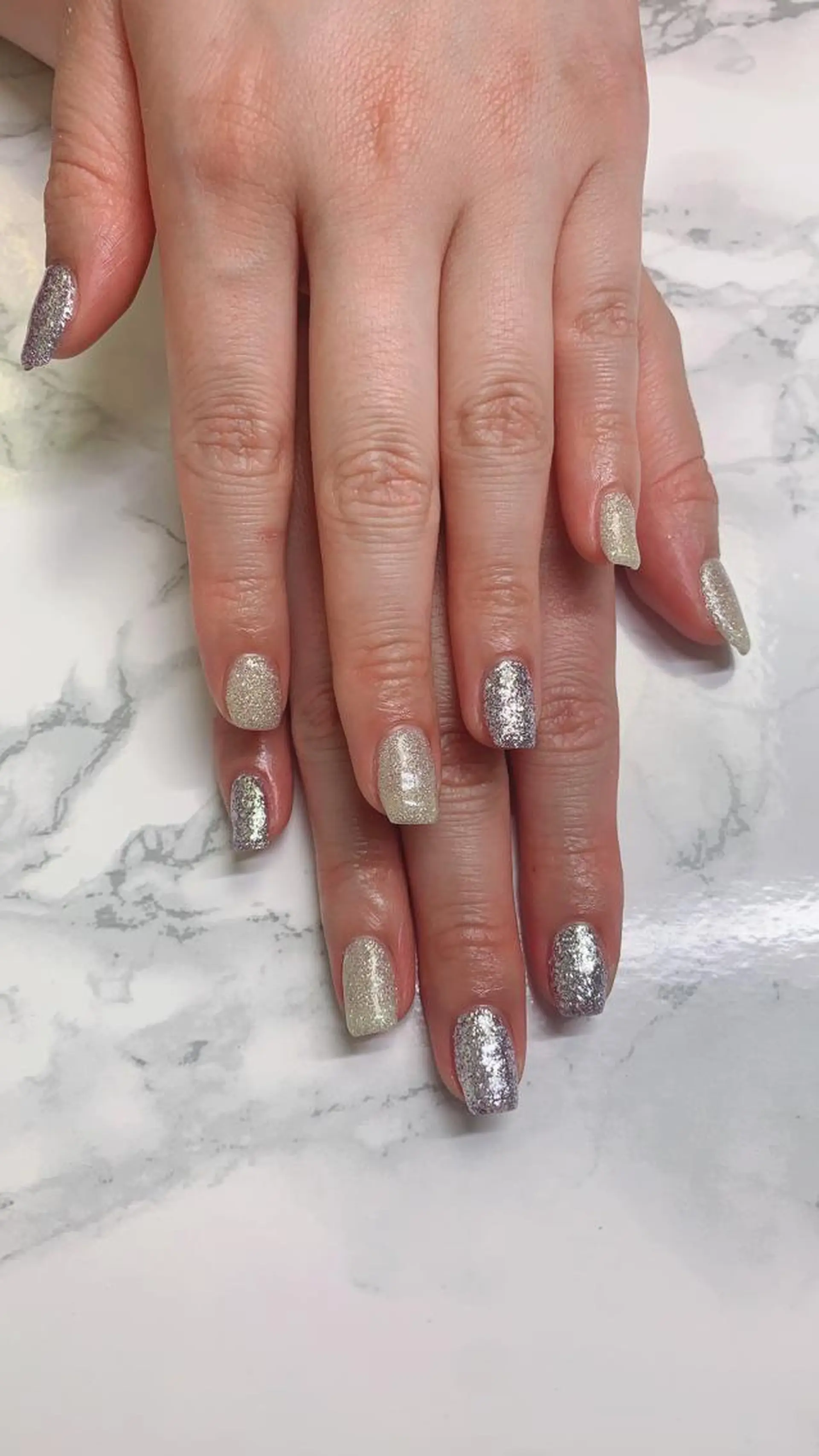 ネイル はな💎ネイル ワンホン、長さ出しのネイルデザイン