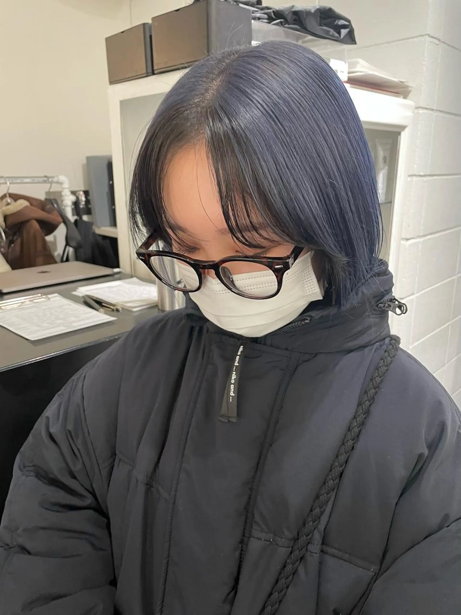 ショート カラー ヘアアレンジ ブリーチ ブルーカラー ネイビーカラー カット ヘアカラー トリートメント 艶ハイトーン/ヘア アレンジAYAKAのヘアスタイル