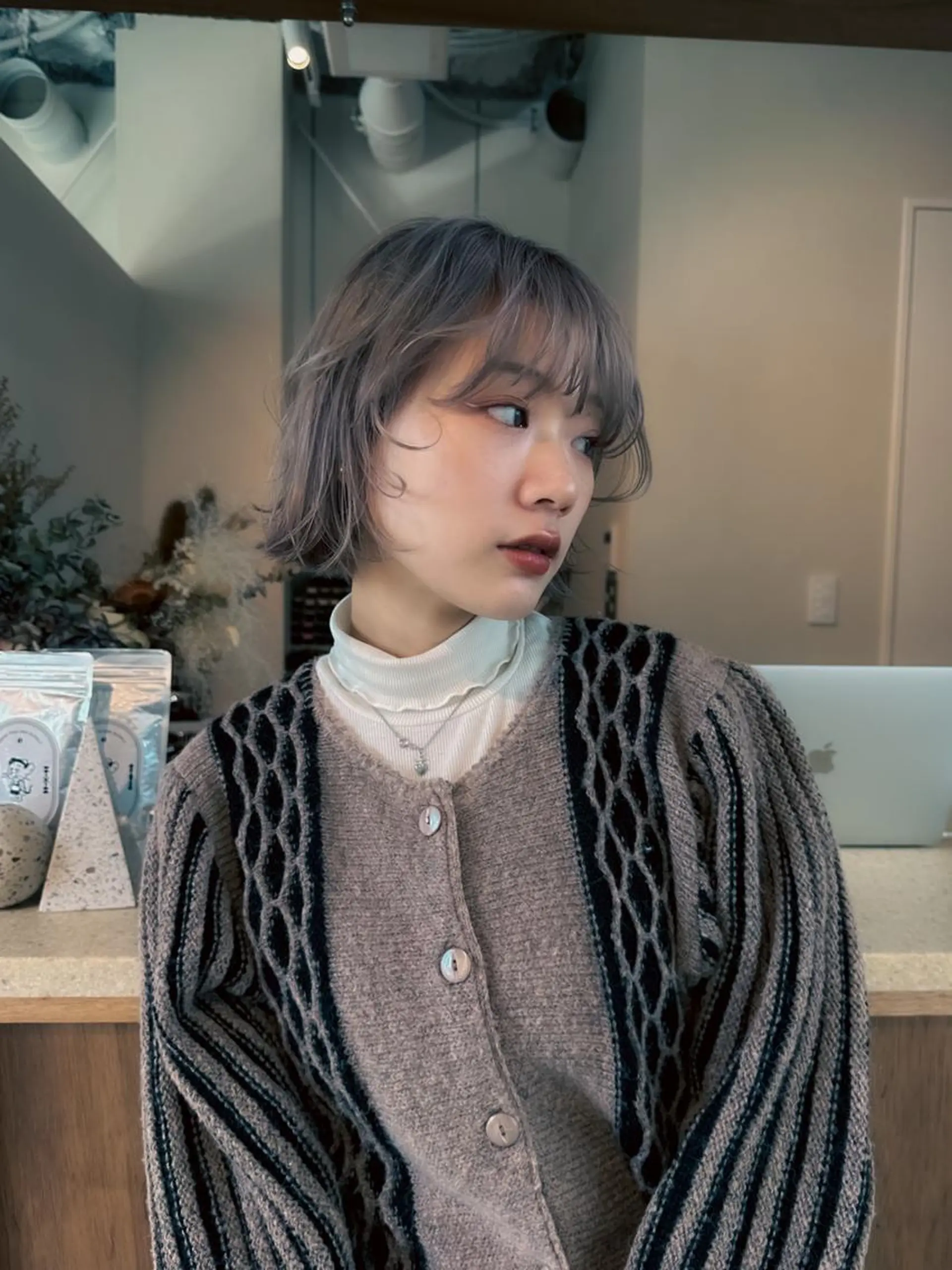 ミディアム 五屋 美咲のヘアスタイル