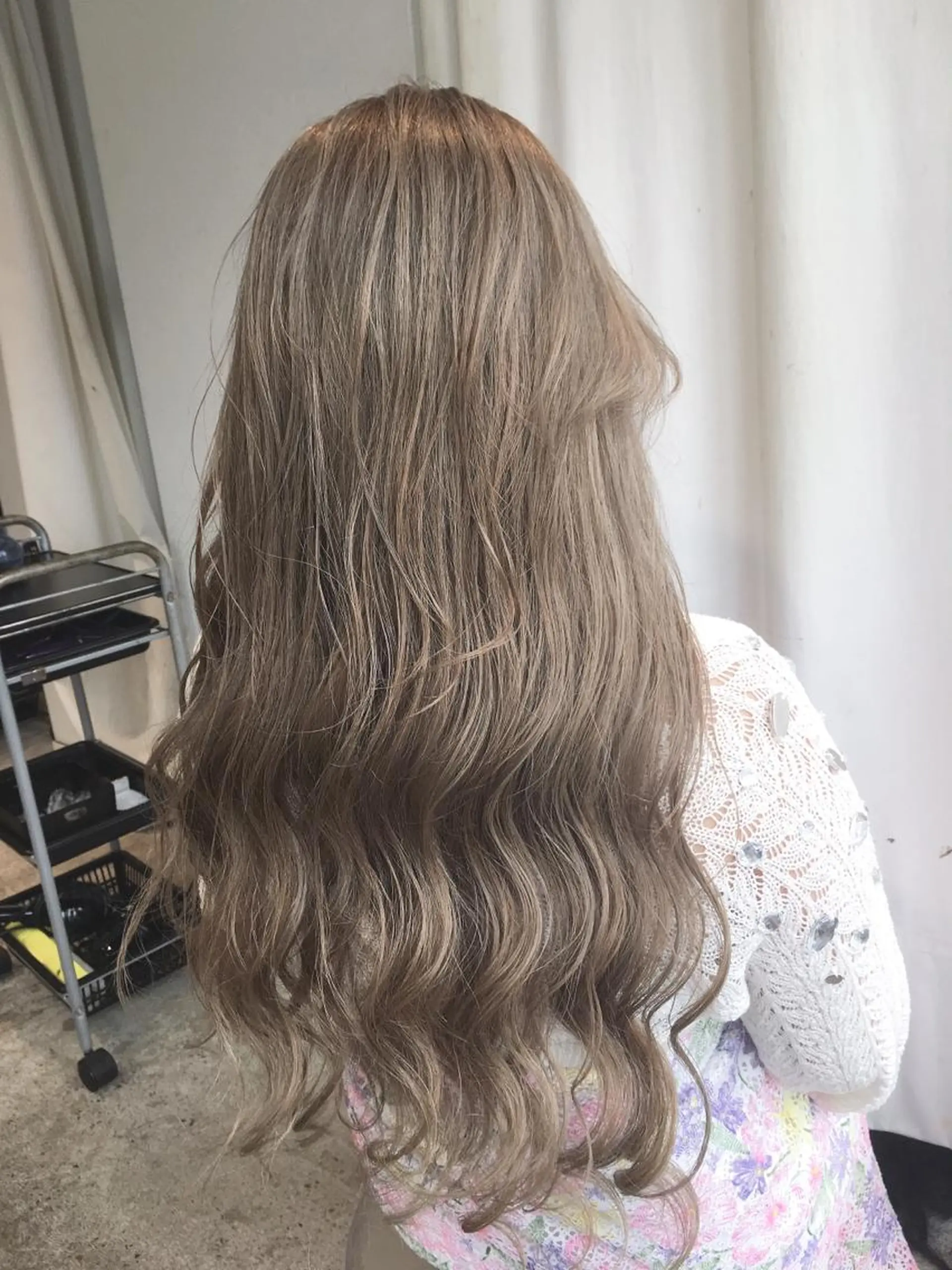 セミロング ショートボブ ボブ ハイライト 外ハネヘア メンズツイスパ ショートフクヤマシンのヘアスタイル