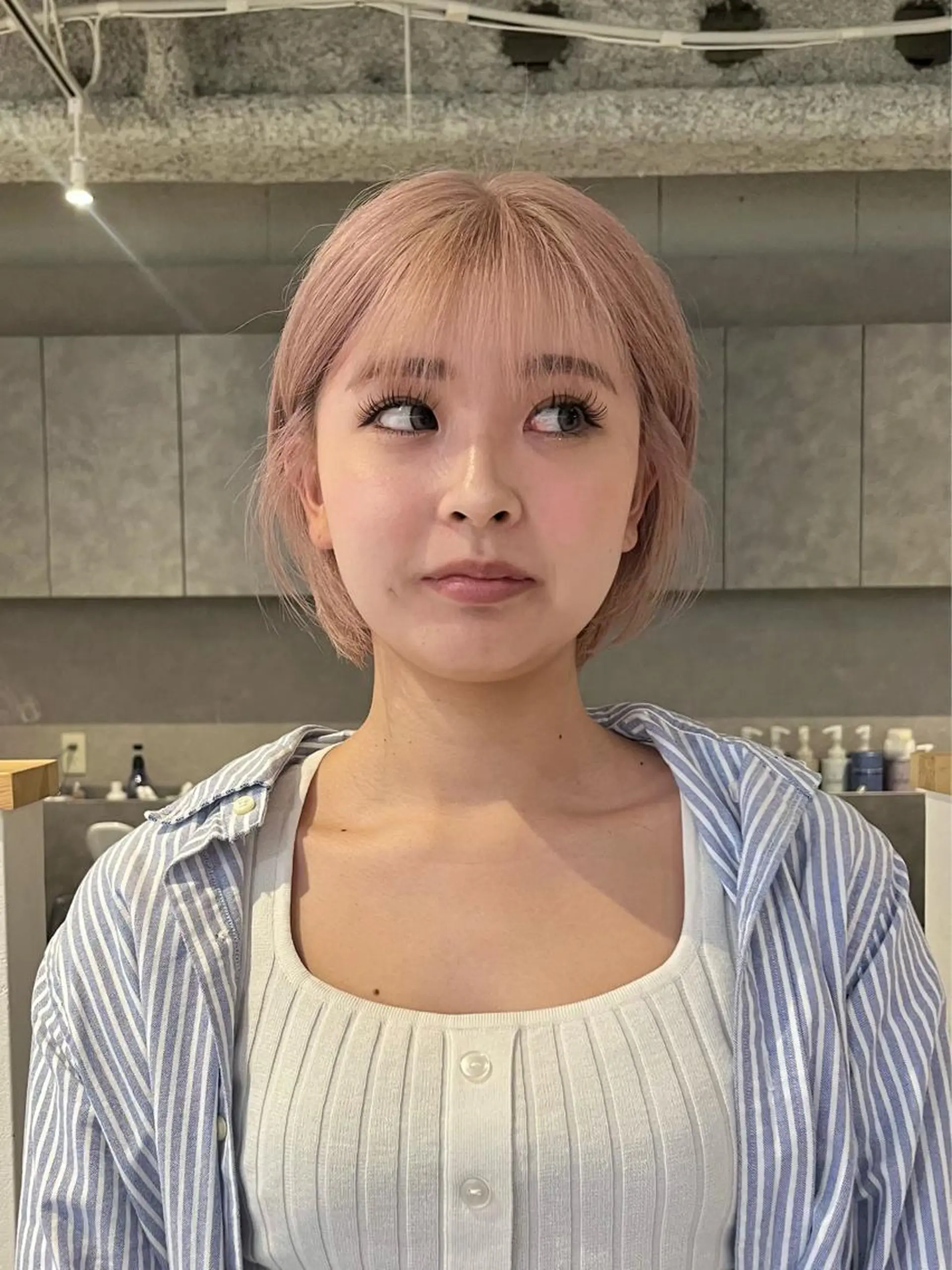 ショート カラー ベージュカラー ハイトーンカラー ピンクカラー ピンクベージュ ヘアカラー トリートメント 桃果 momokaのヘアスタイル