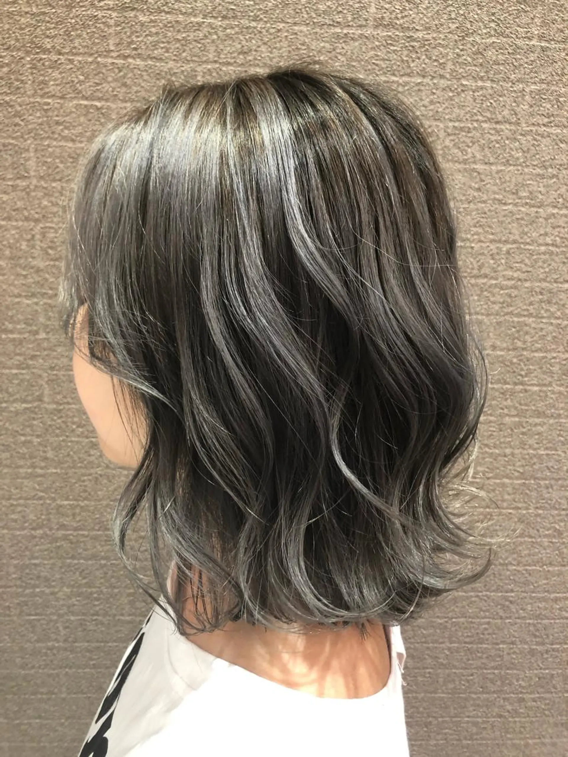 ミディアム カラー ヘアアレンジ 𝐍𝐄𝐎 𝐉𝐔𝐑𝐈のネイルデザイン