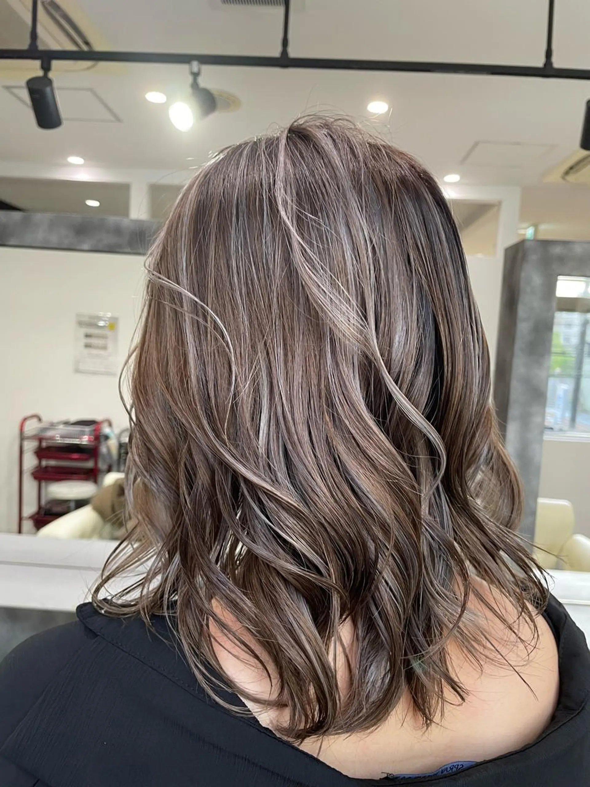 セミロング Merlyosaka 早川未来のヘアスタイル