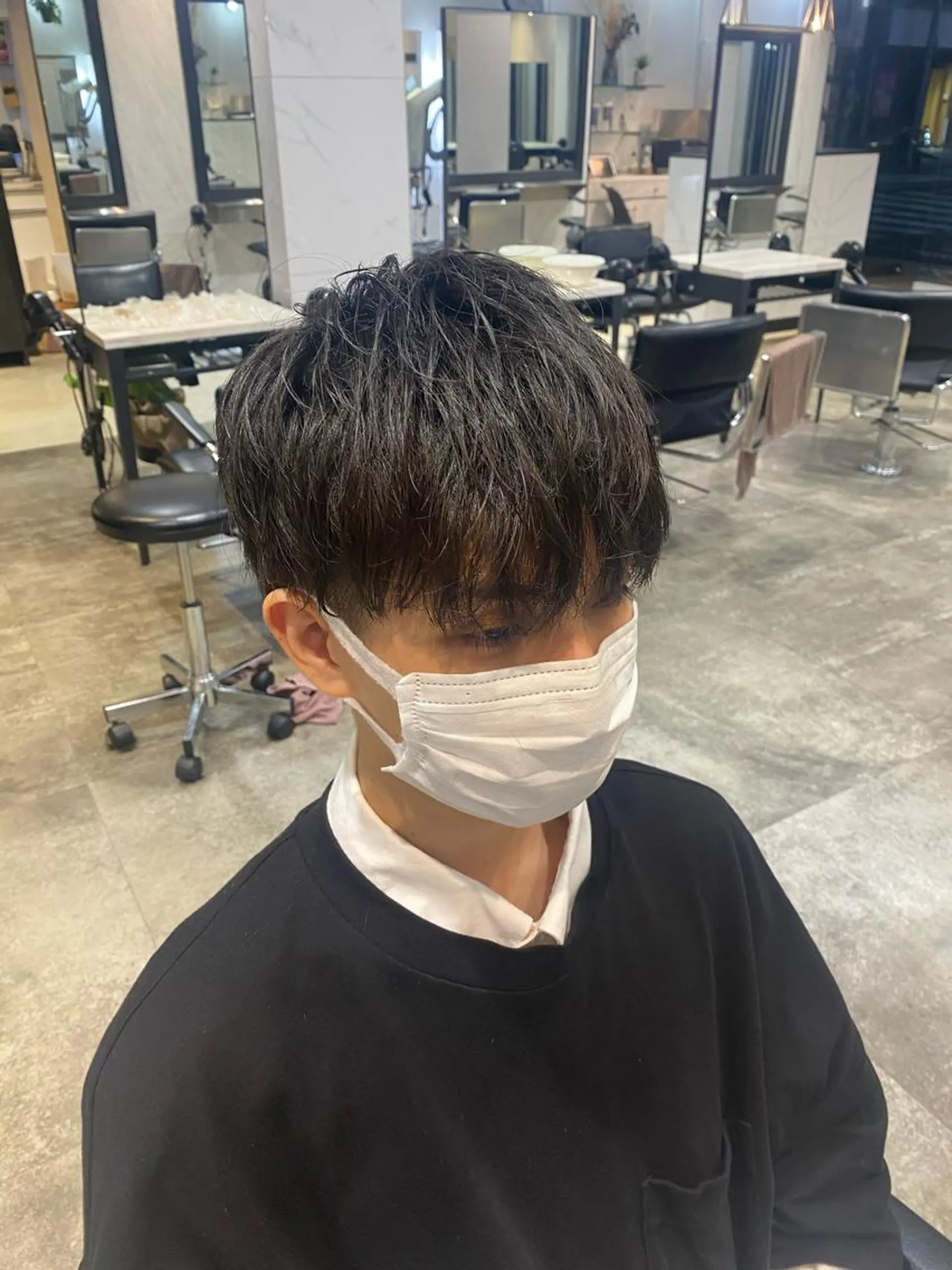 ヘアアレンジ メンズ 新宿⌇韓国風ヘア ⌇透明感カラーのヘアスタイル