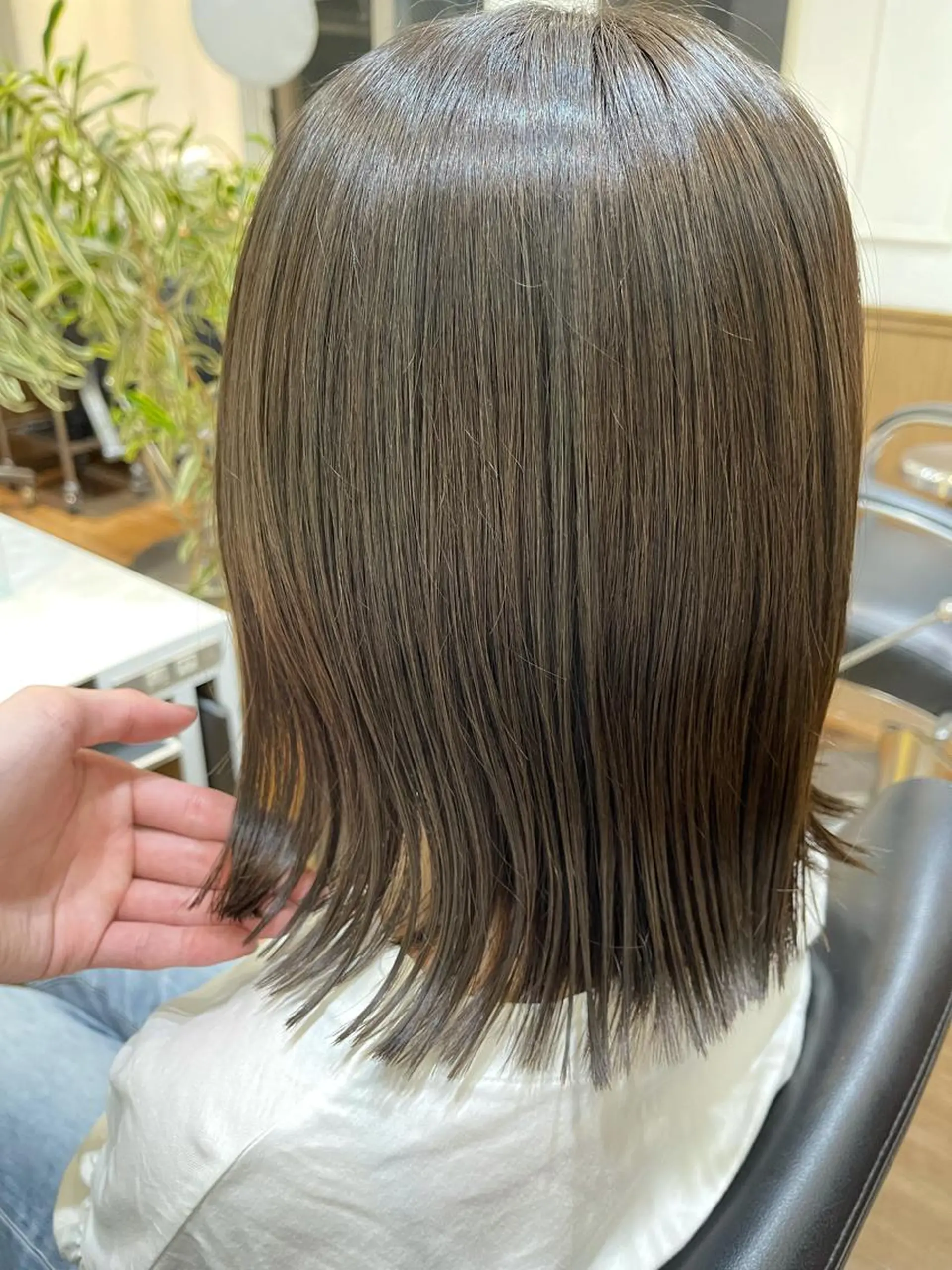 ミディアム カラー ベージュカラー 透明感カラー オリーブベージュ 提案型カウンセリング が大好評✨鈴木瑛也のヘアスタイル