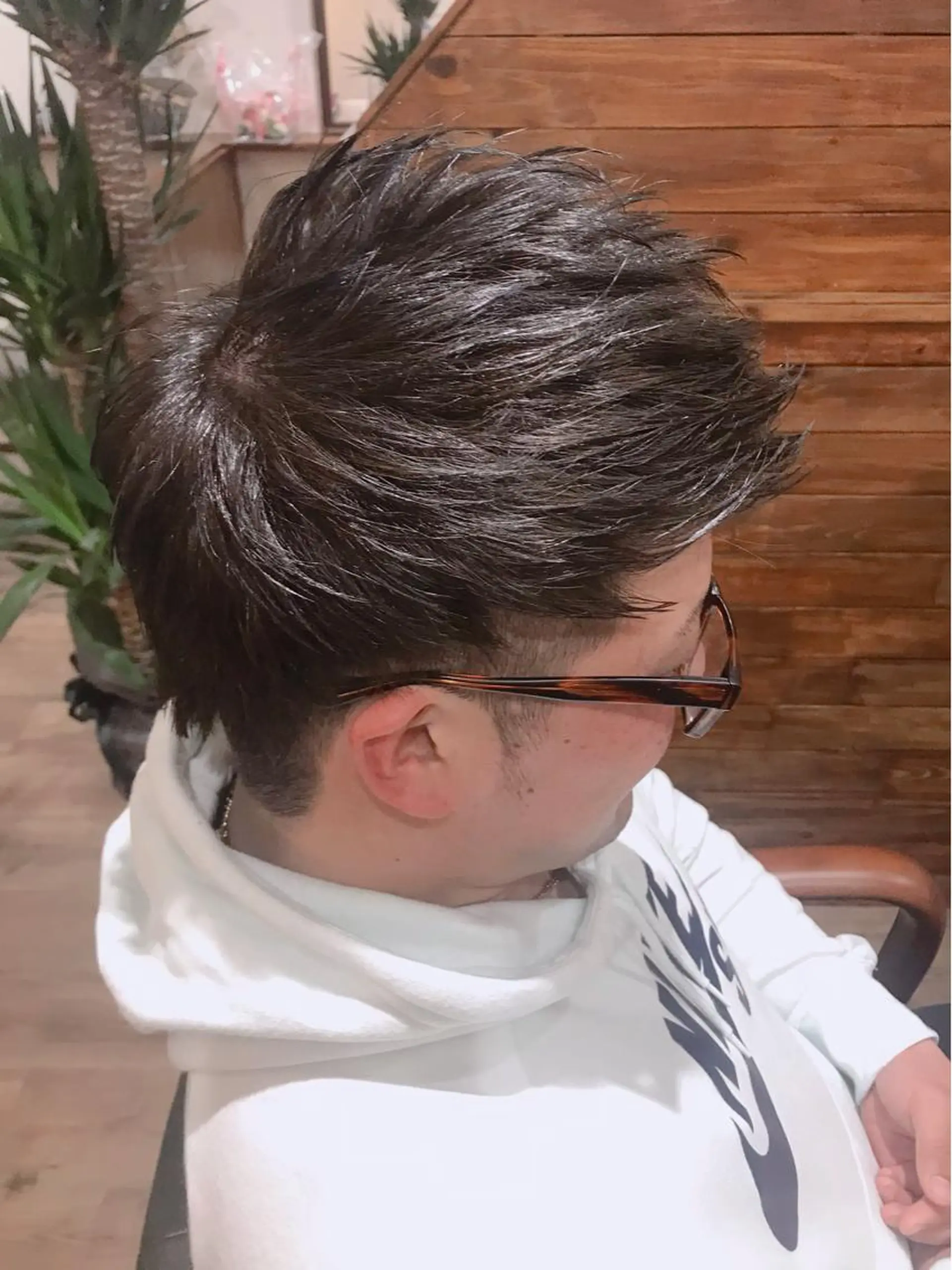 ショート カラー メンズ ダークグレー ダークグレージュ グレージュ カット ヘアカラー トリートメント Rug Relief所属・Rug Relief 吉田のヘアスタイル