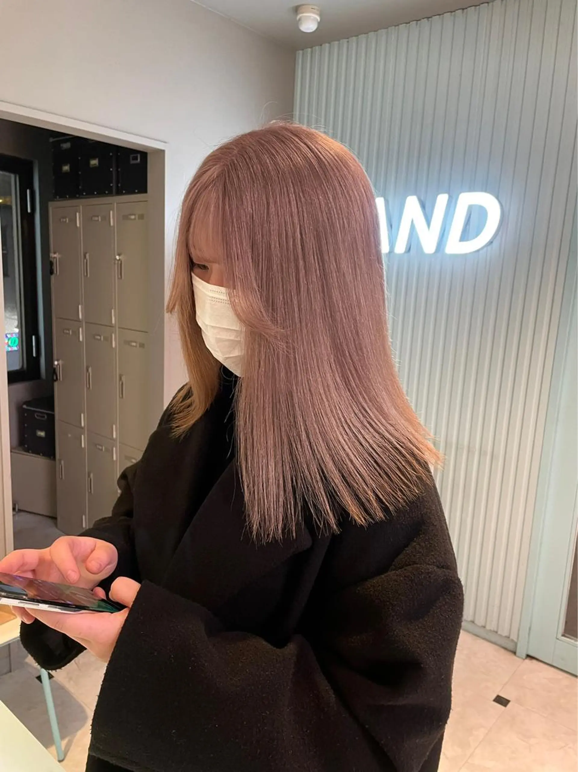 ミディアム ヘアカラー トリートメント サロウィン新宿三丁目East所属・顔周りレイヤー/新宿 /モテ艶カラー/航介のヘアスタイル