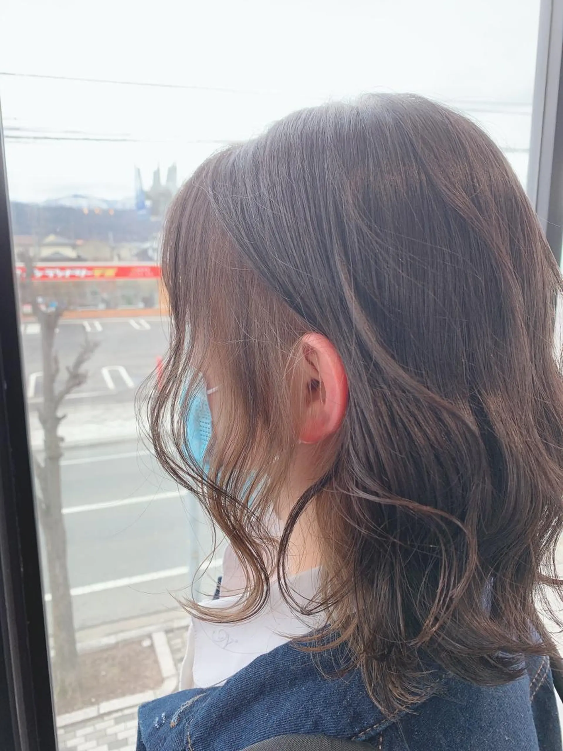 ミディアム カット ヘアカラー タカハシ ヨシヒトのヘアスタイル