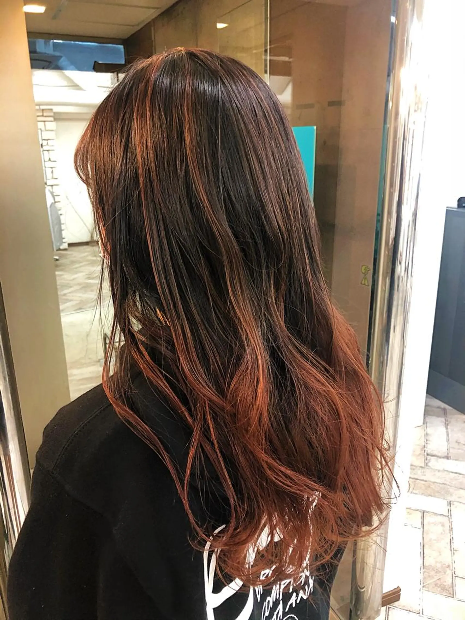 ロング 艶髪/ハイトーン Sherryのヘアスタイル